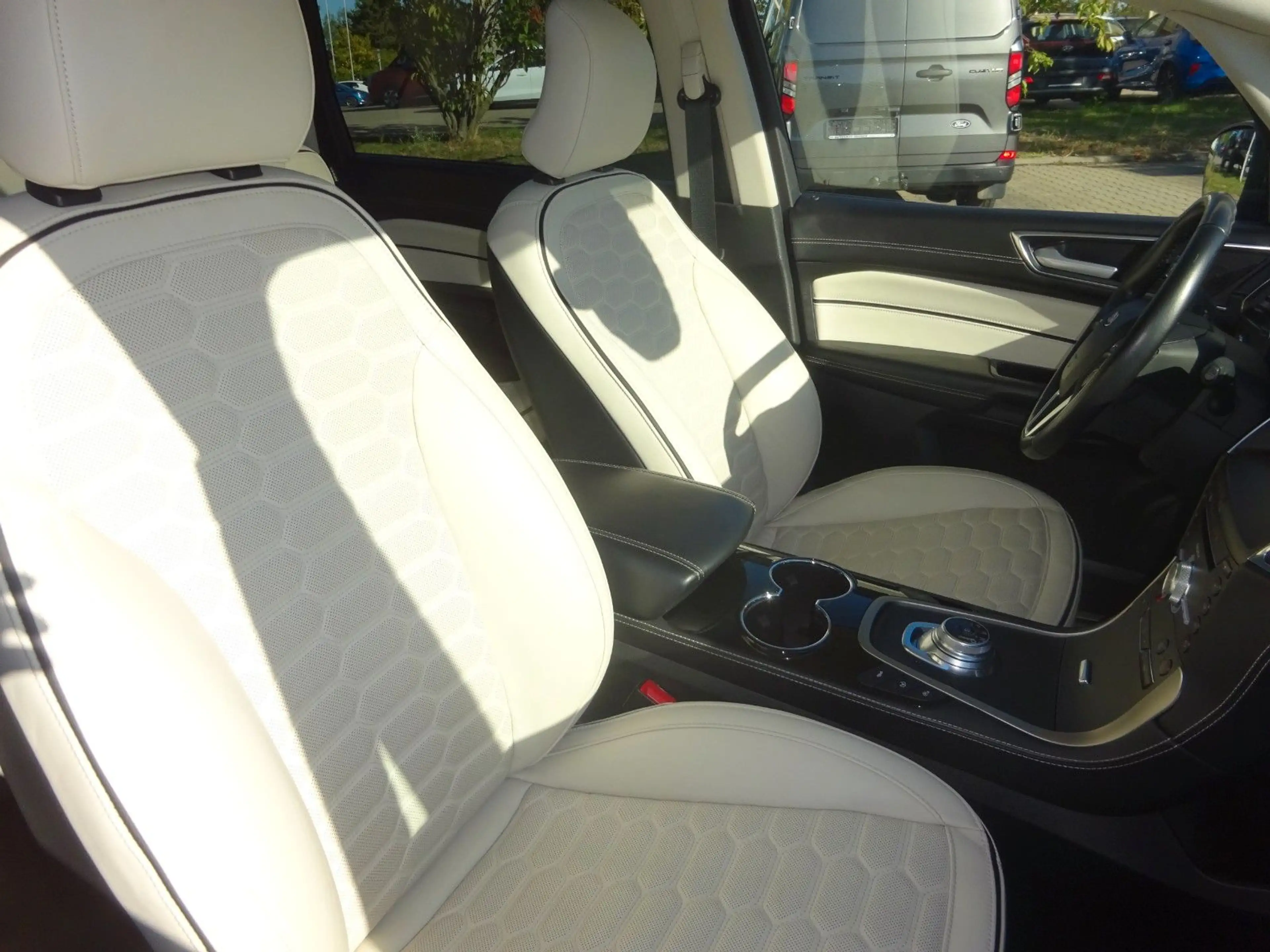 Ford S-Max 190PS Autm. Vignale Pano Massage ACC — photo 11