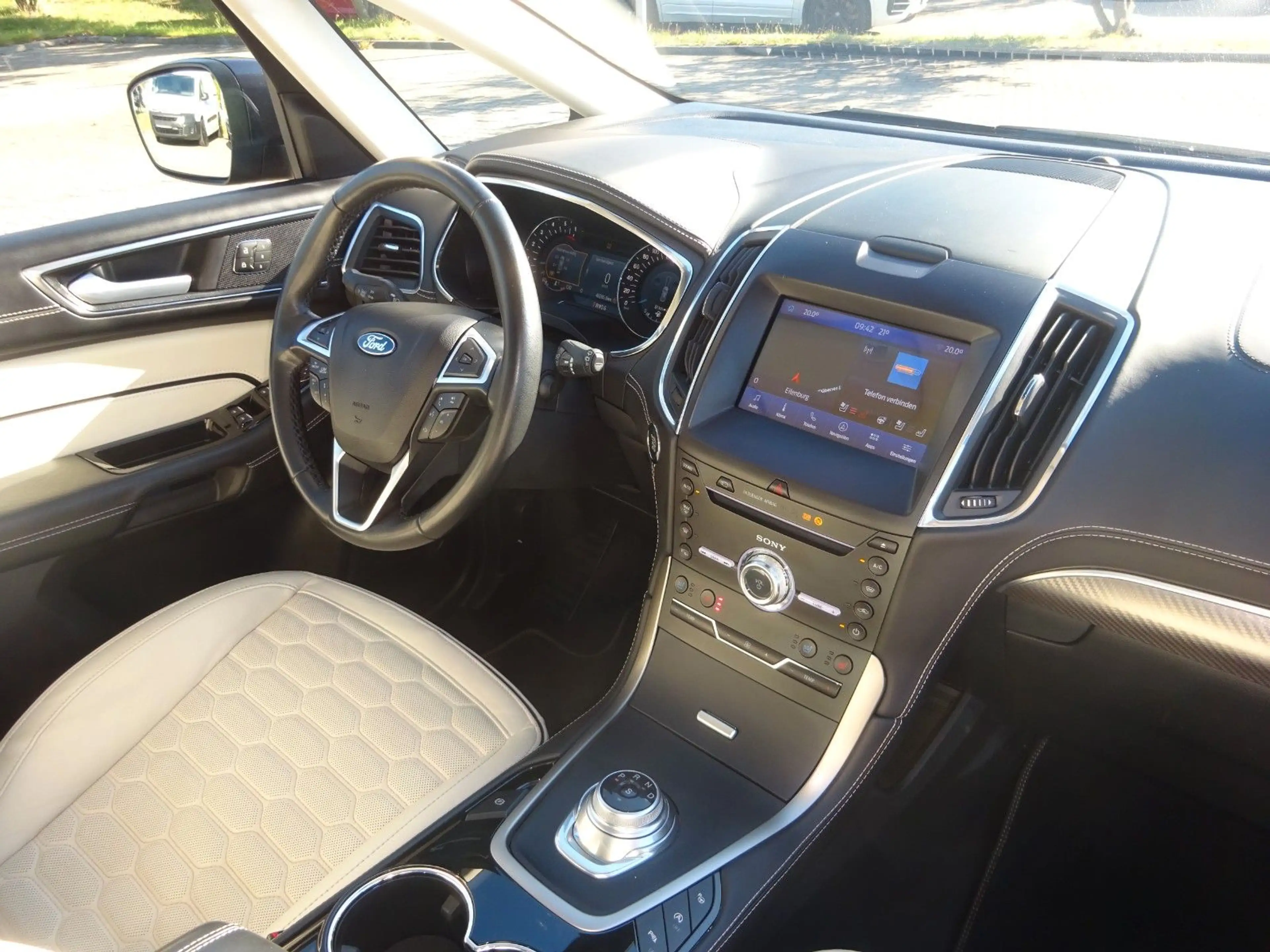 Ford S-Max 190PS Autm. Vignale Pano Massage ACC — photo 12