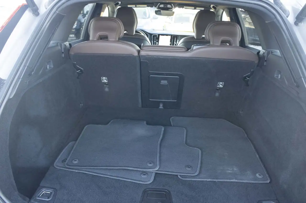 Volvo XC60 снимка Volvo XC60