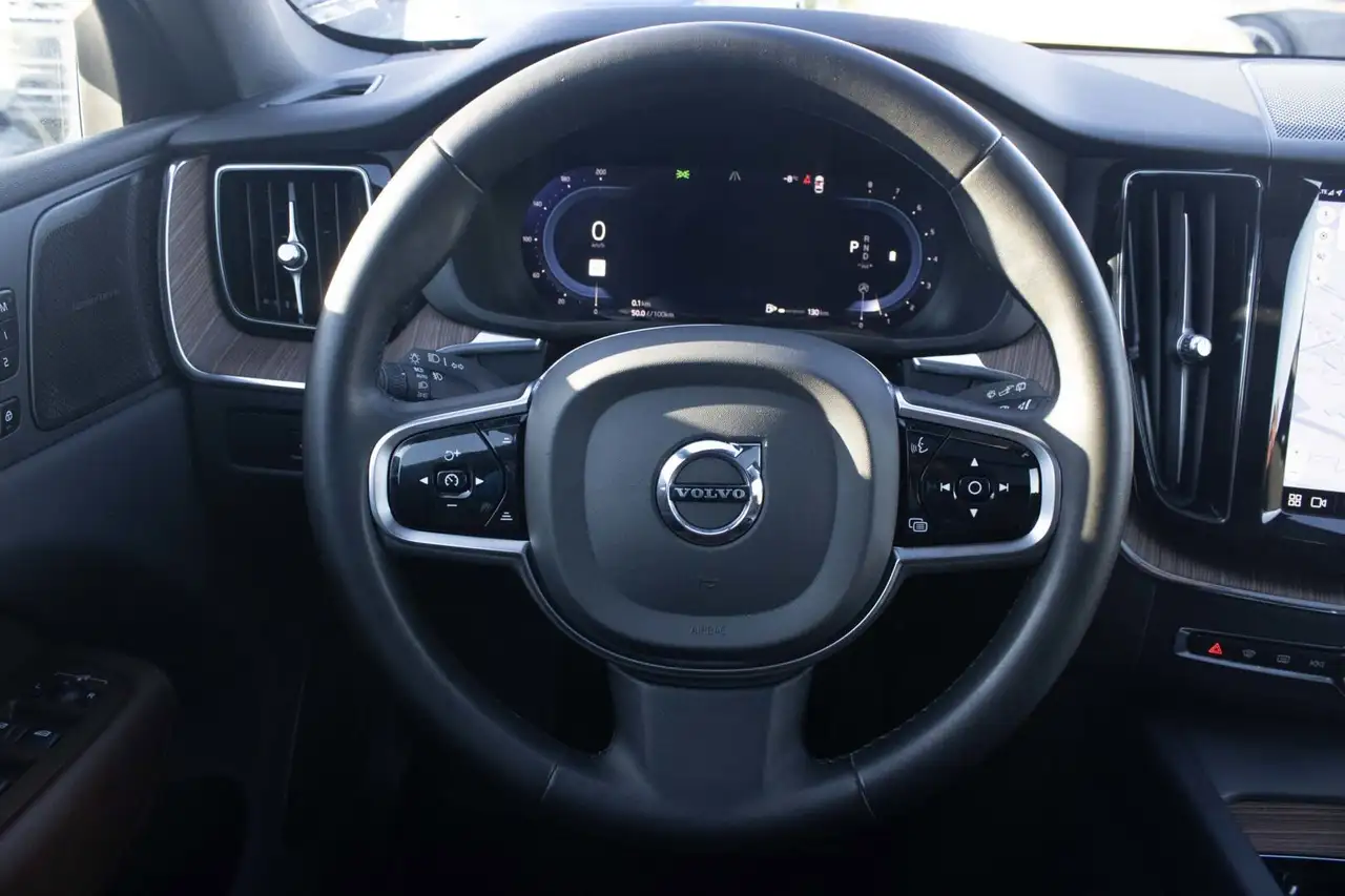 Volvo XC60 снимка Volvo XC60