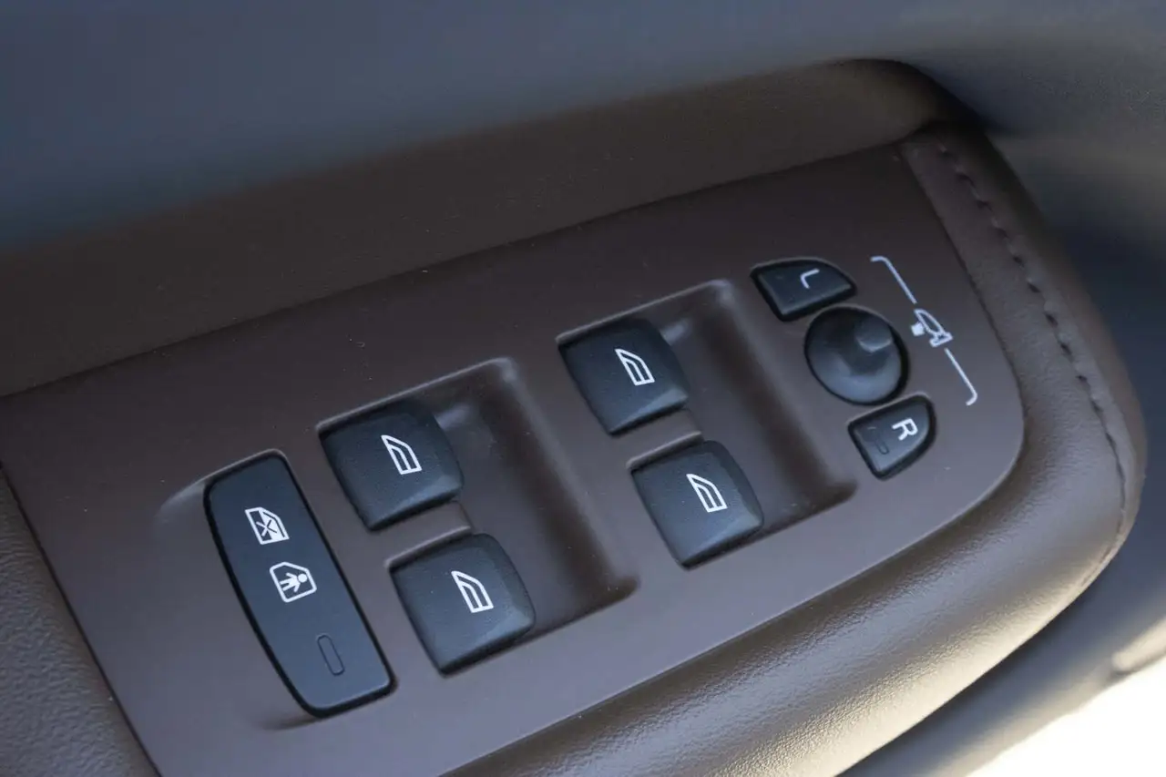 Volvo XC60 снимка Volvo XC60