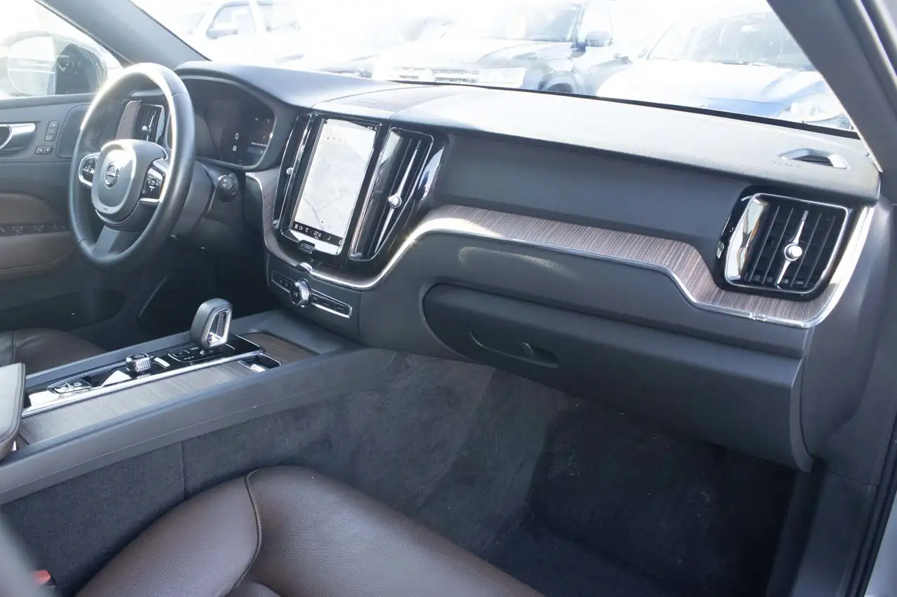 Volvo XC60 снимка Volvo XC60