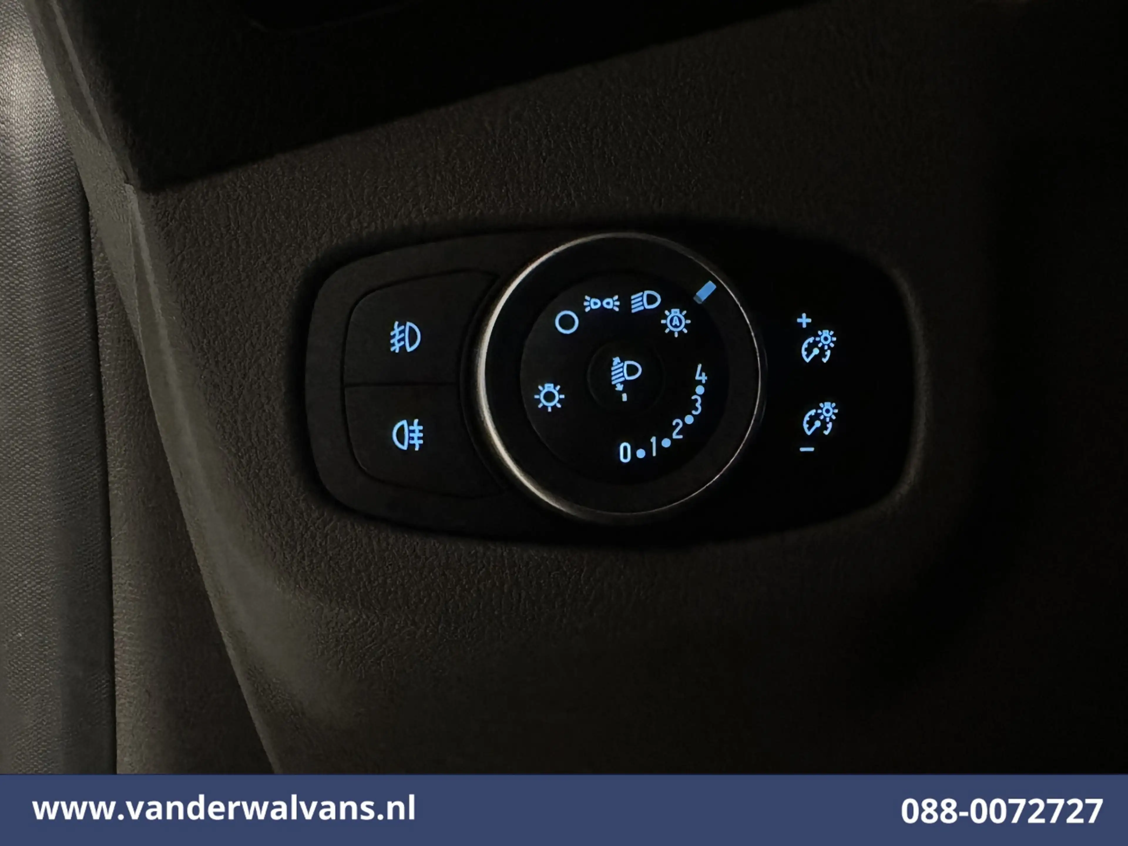 Ford Transit Connect 2.0 TDCI 120pk L2H1 Euro6 Airco | Camera | Navigat — photo 17
