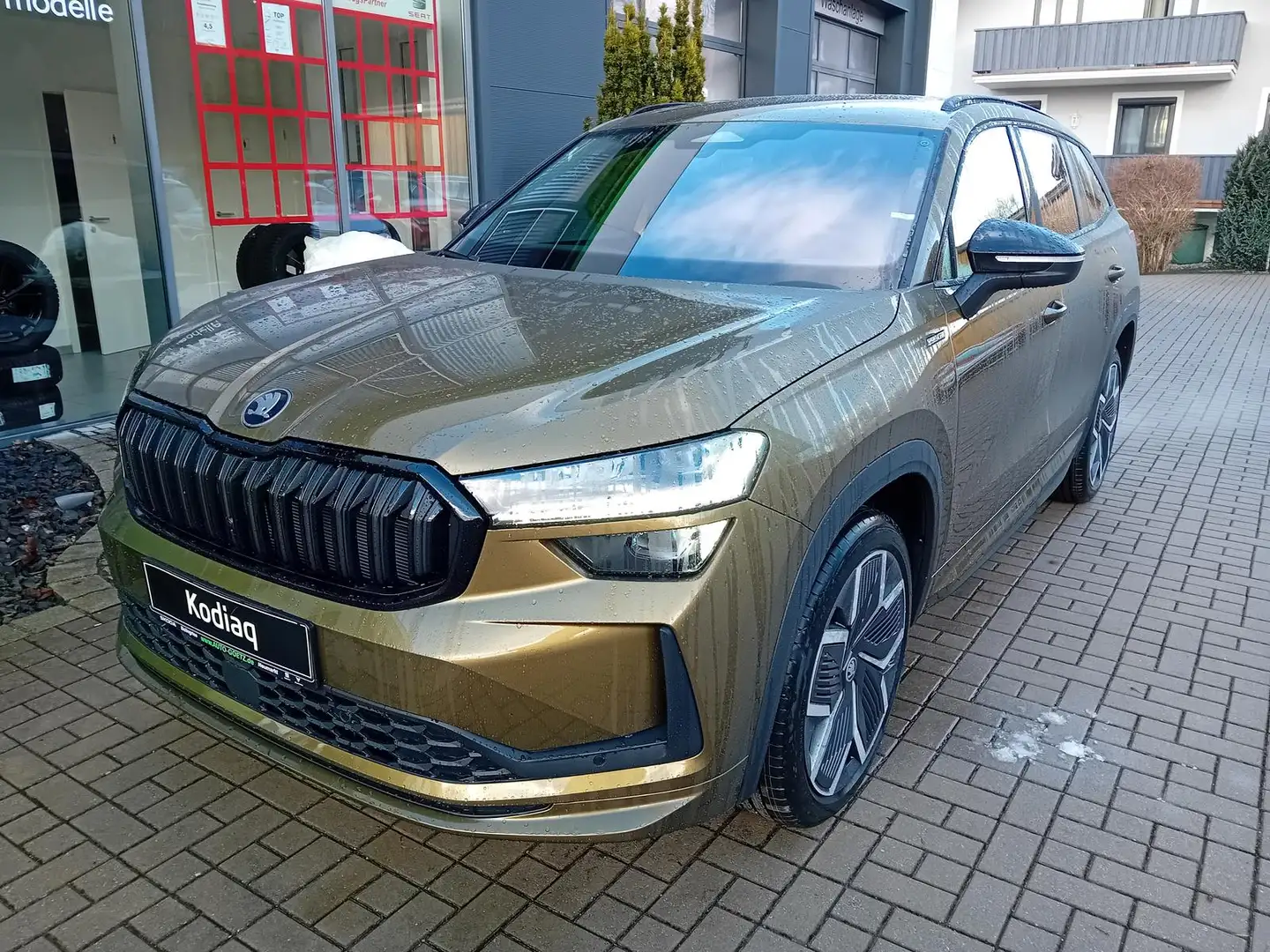 Skoda Kodiaq Sportline DSG 4x4*AHK-Vorb.*Navi*Matrix*ACC*20"Alu Gold - 2