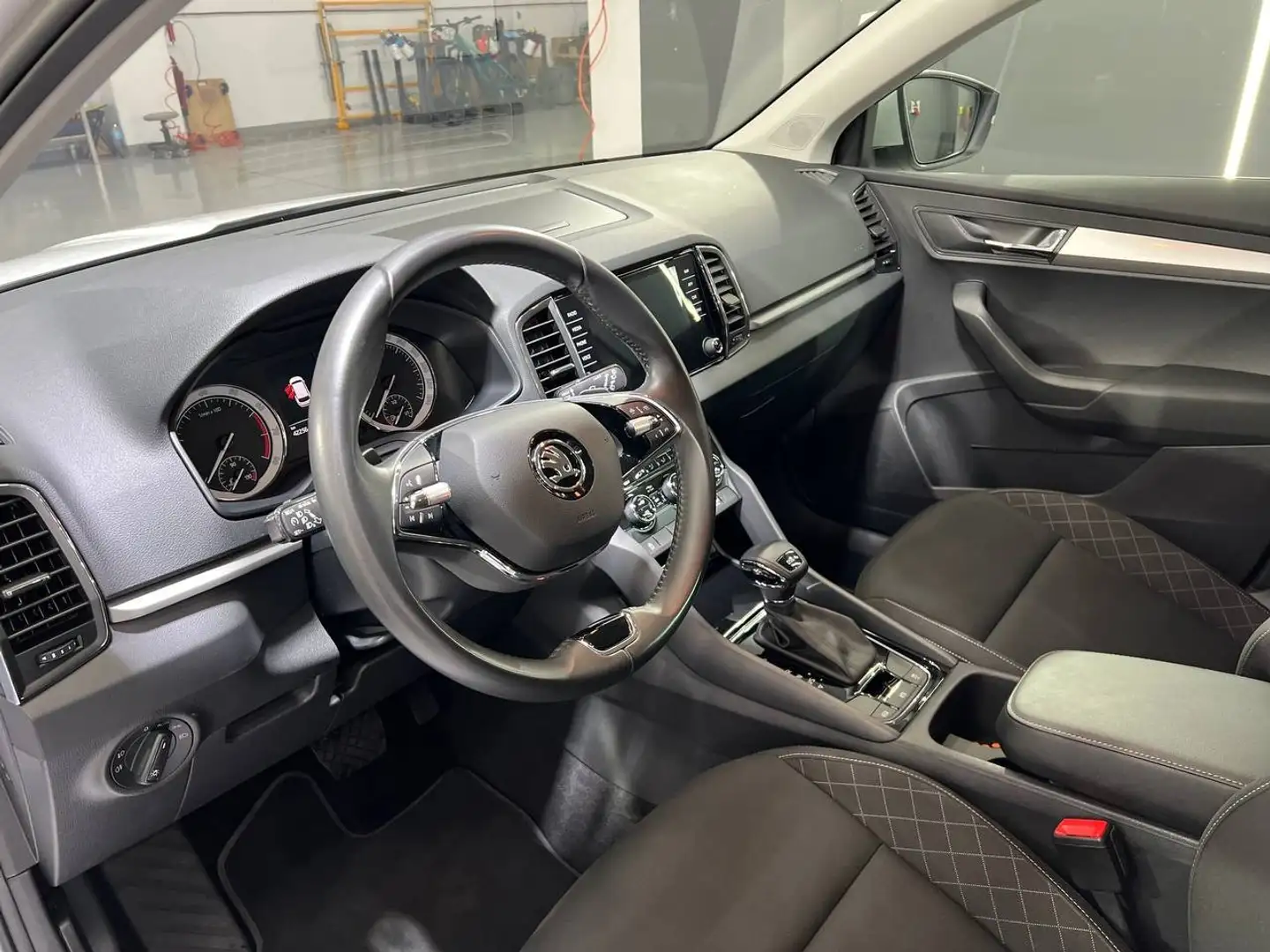 Skoda Karoq Karoq 1.5 TSI Ambition ACT DSG Ambition Blanco - 2