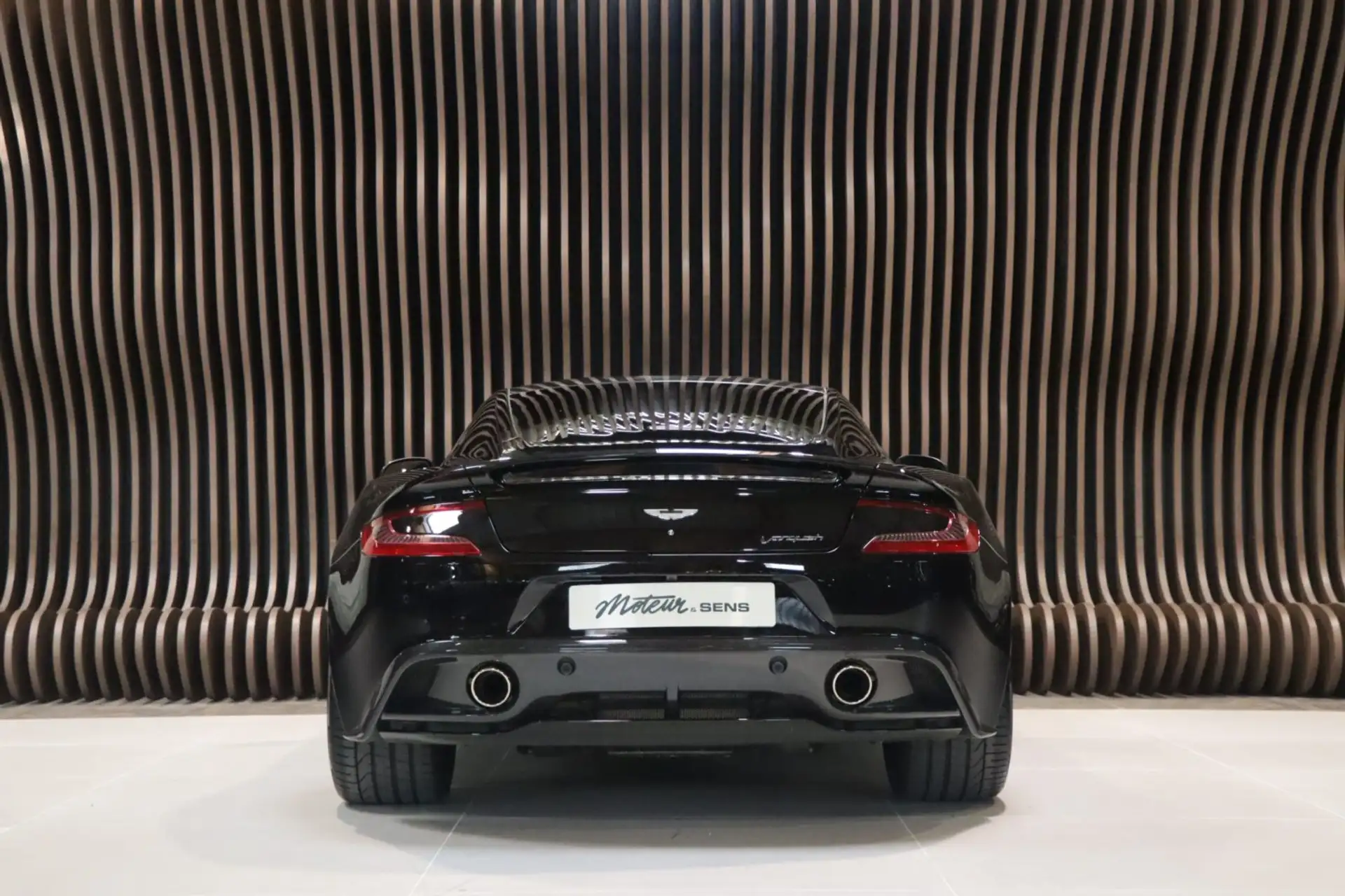 애스턴마틴 뱅퀴시 Coupe 2013 블랙 사진 4