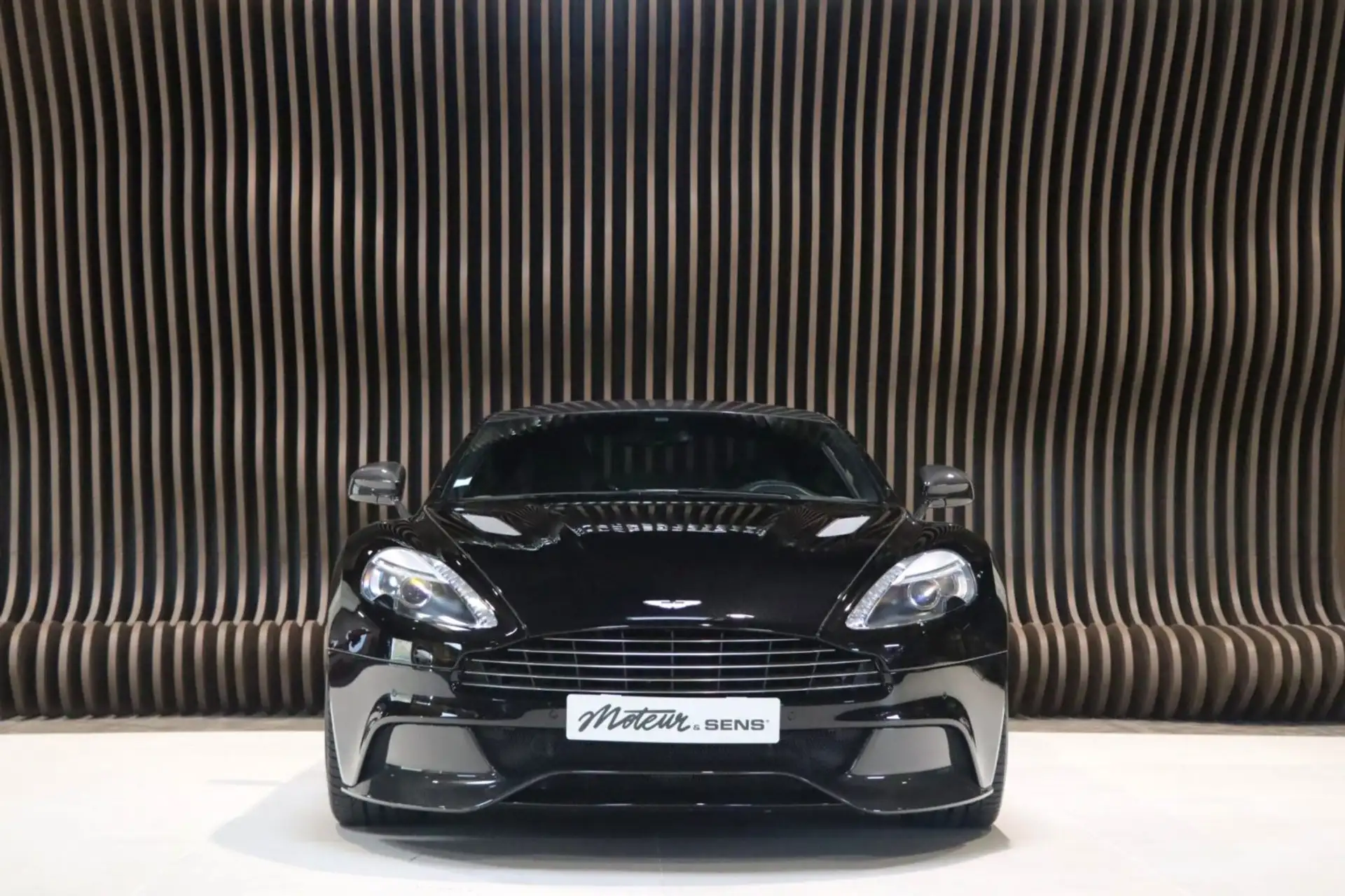 애스턴마틴 뱅퀴시 Coupe 2013 블랙 사진 3