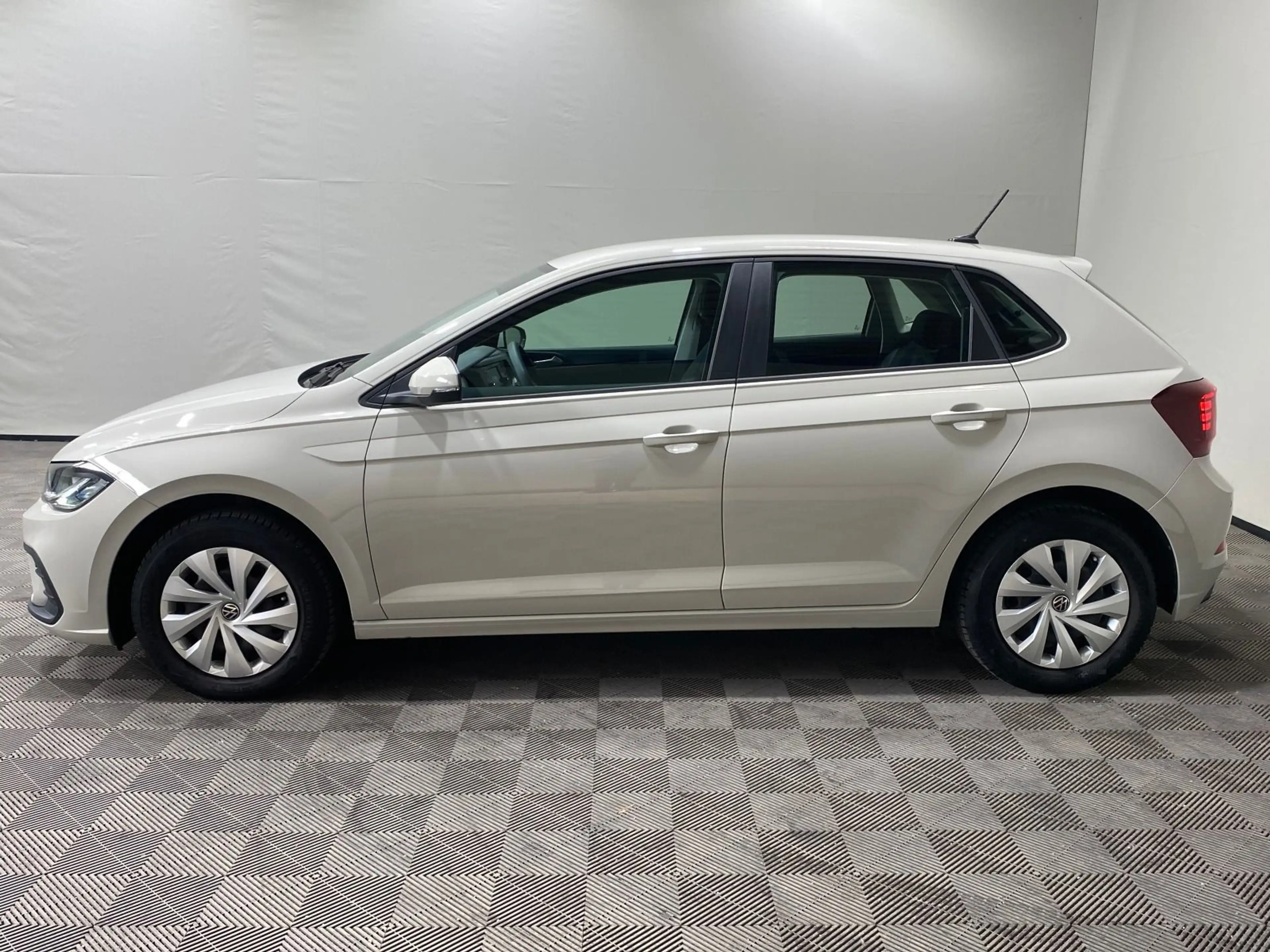 Volkswagen Polo 1.0 | LED PDC KLIMA BLUETOOTH APP-CONNECT — photo 3