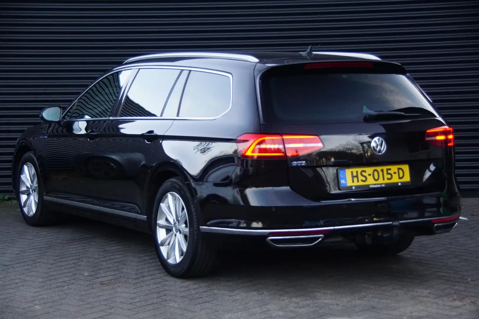 Volkswagen Passat Variant 1.4 TSI GTE Highline | Trekhaak | Carplay | PDC V+ Zwart - 2