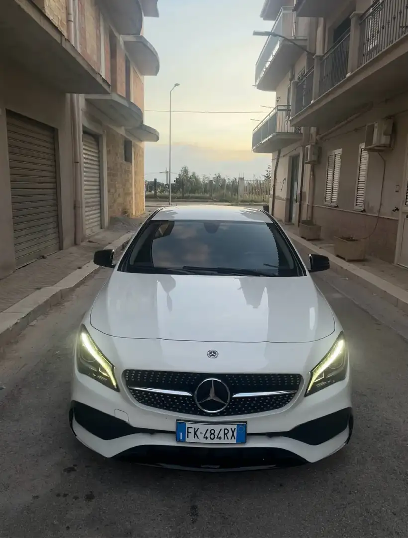 Mercedes-Benz CLA 200 premium amg night edition 200d 4matic - 1