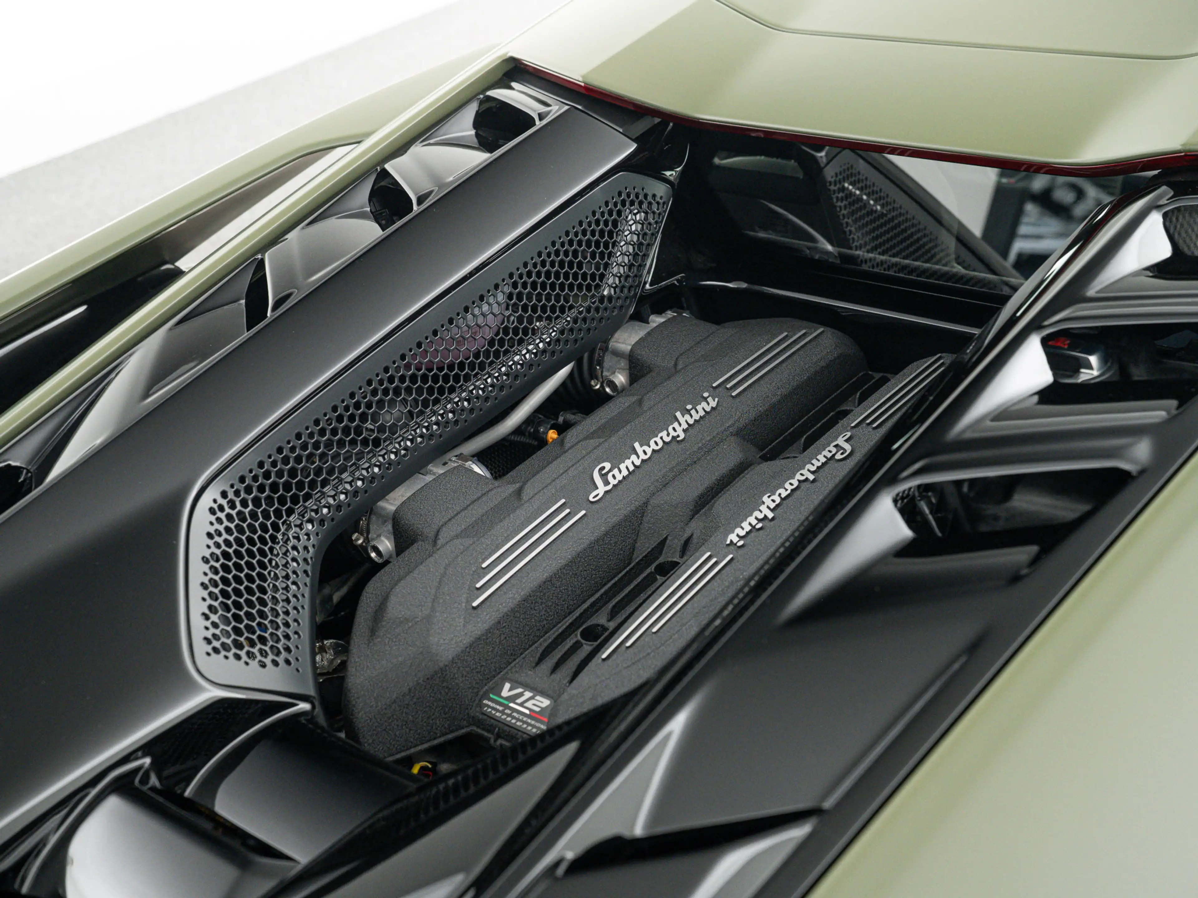 Lamborghini Revuelto MY25 | Corsa Tex Pack | Verde Turbine — photo 12