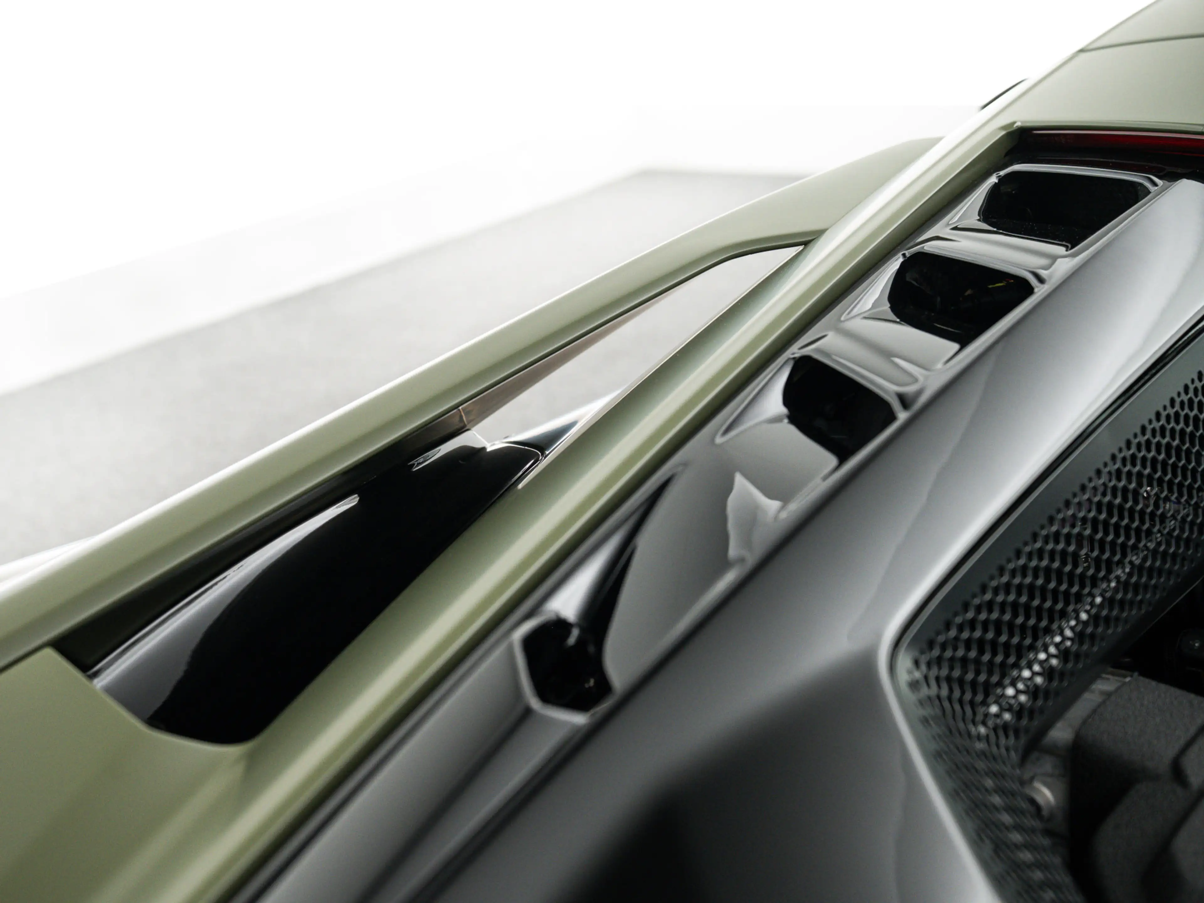 Lamborghini Revuelto MY25 | Corsa Tex Pack | Verde Turbine — photo 13
