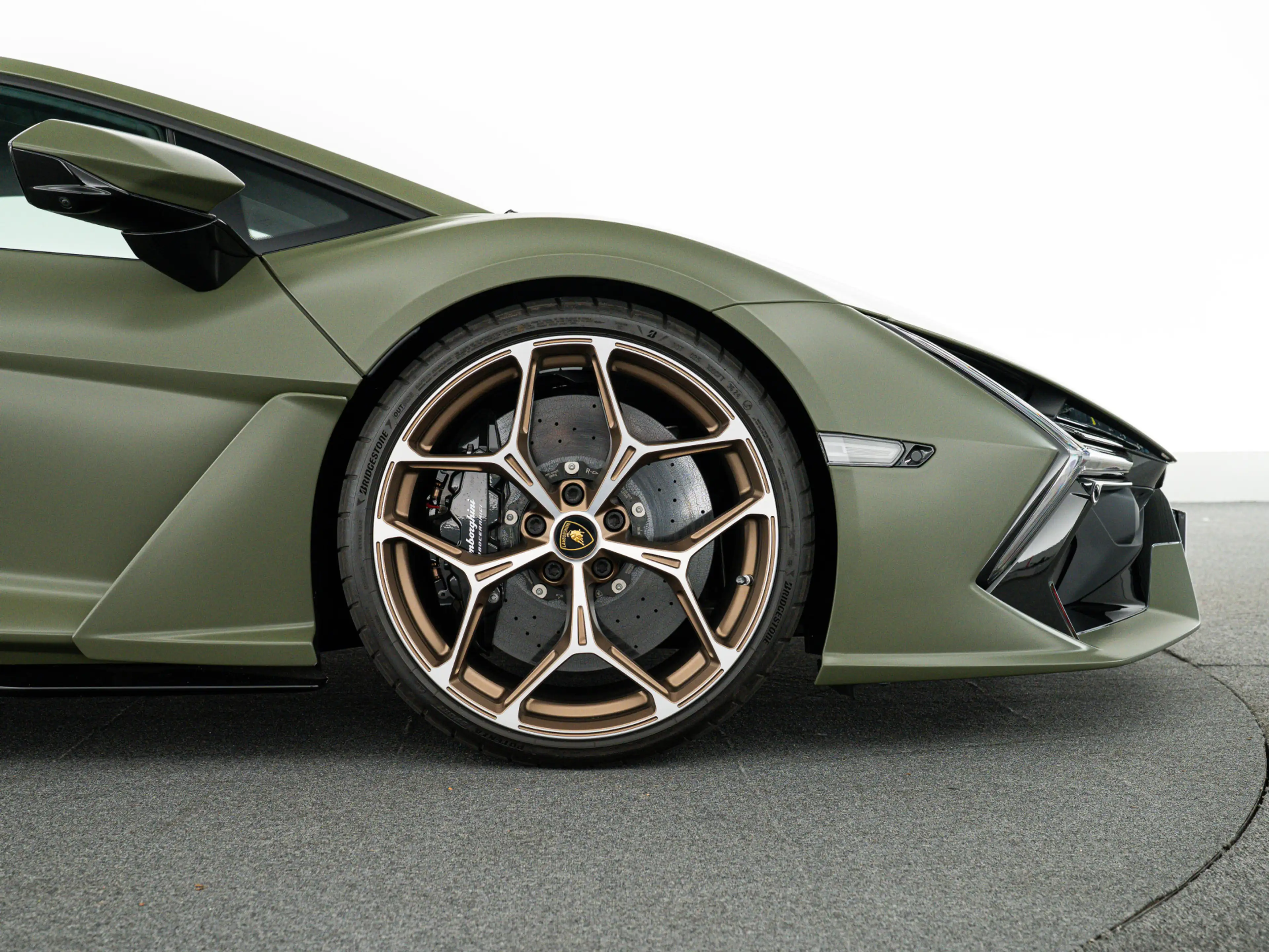 Lamborghini Revuelto MY25 | Corsa Tex Pack | Verde Turbine — photo 10