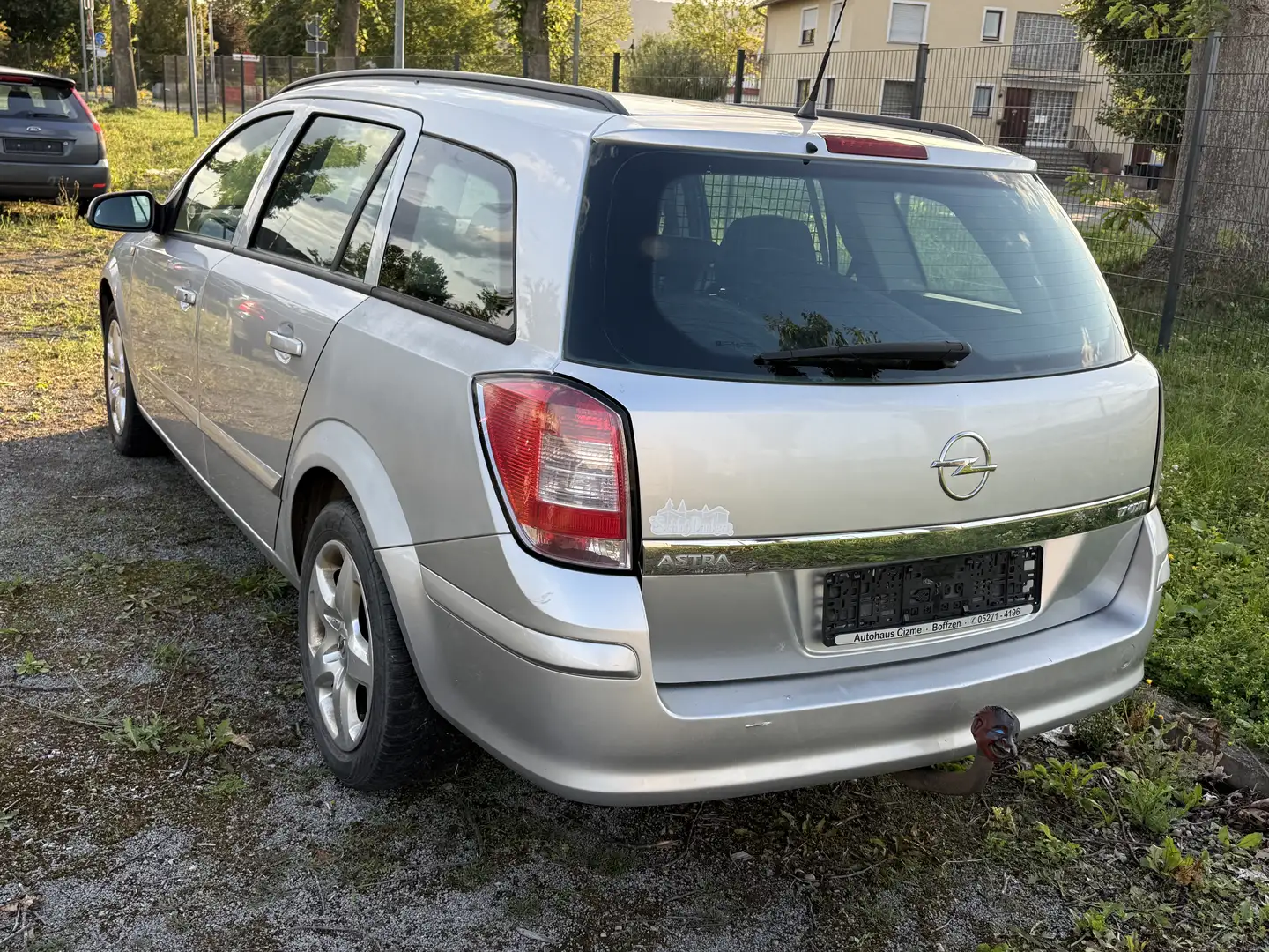 Opel Astra 8-Fach-ALU-Reifen,Anhängerkupplung Argento - 1