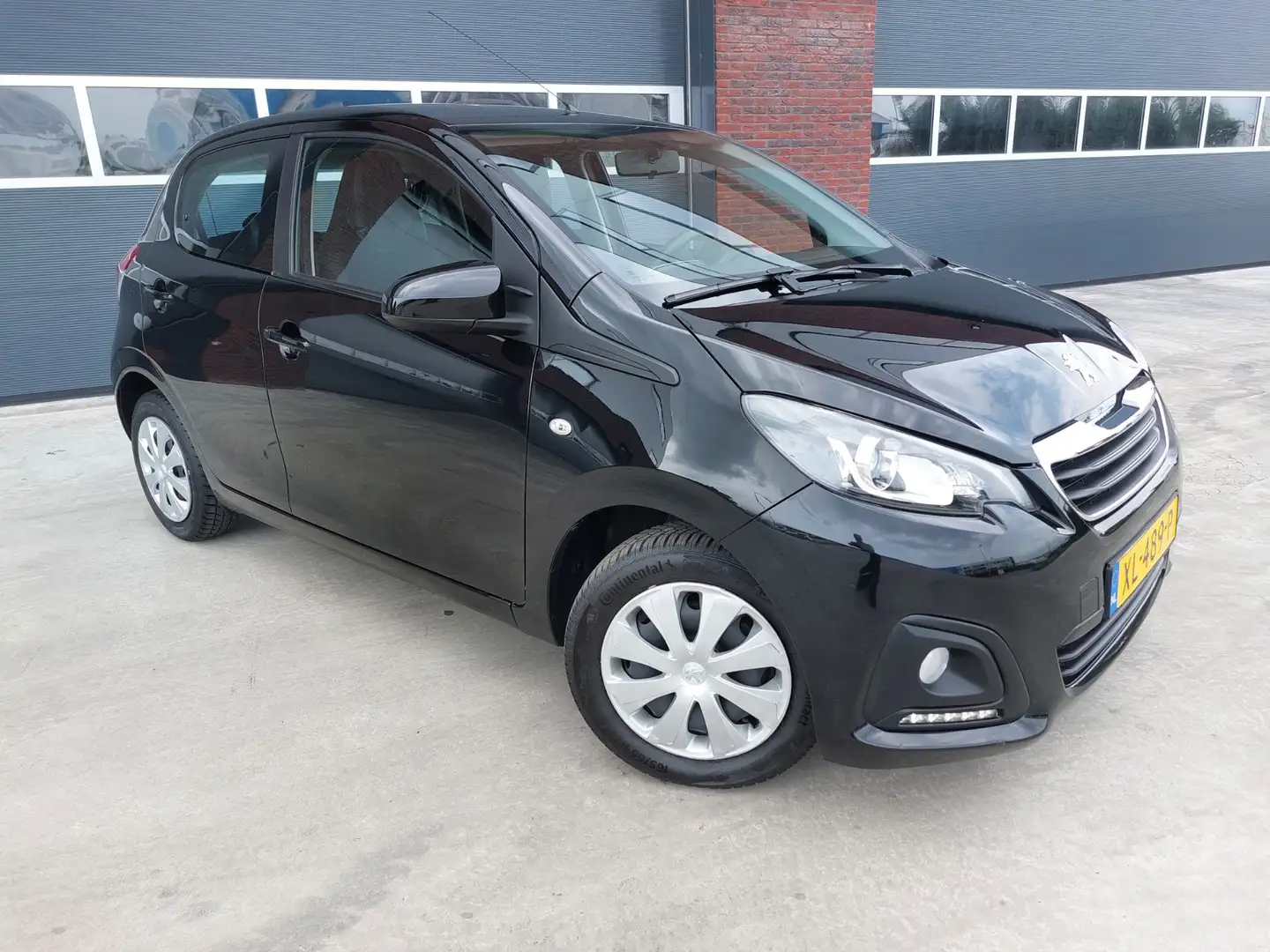 Peugeot 108 1.0 e-VTi Active 5 Deurs AIRCO LED APK 1-2027 Noir - 1