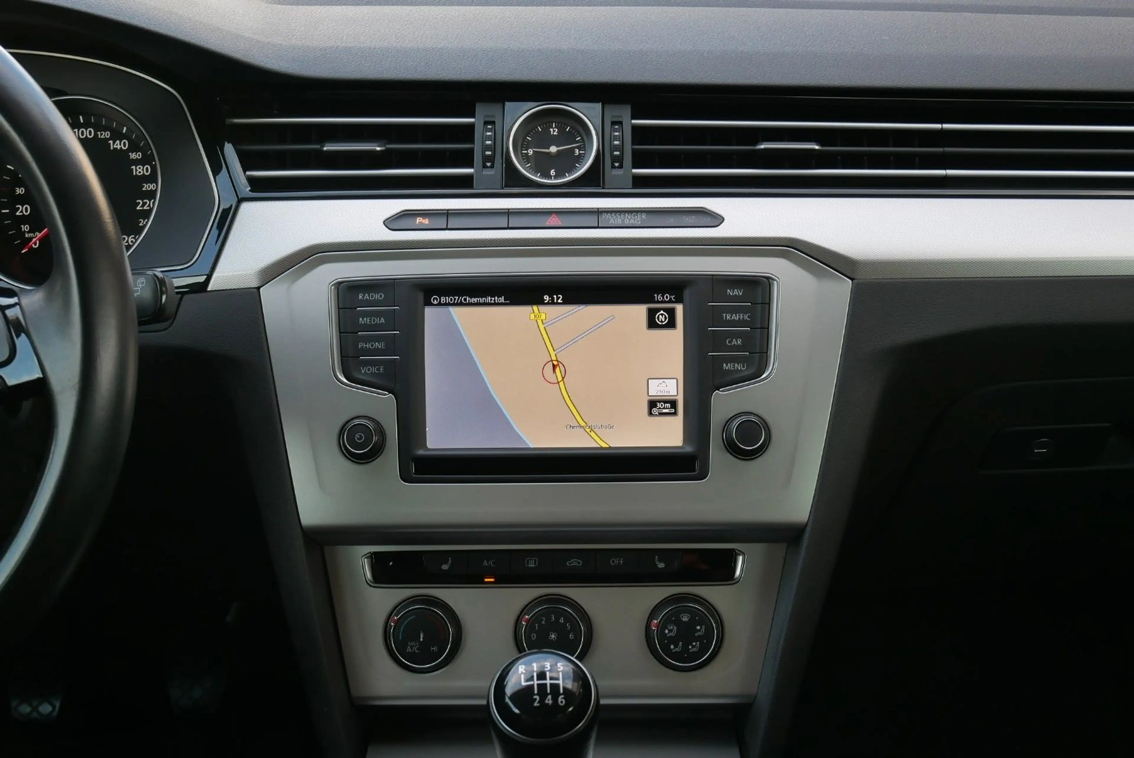 Volkswagen Passat Variant 2.0 TDI Comfortline 19"Alu Navi — photo 13