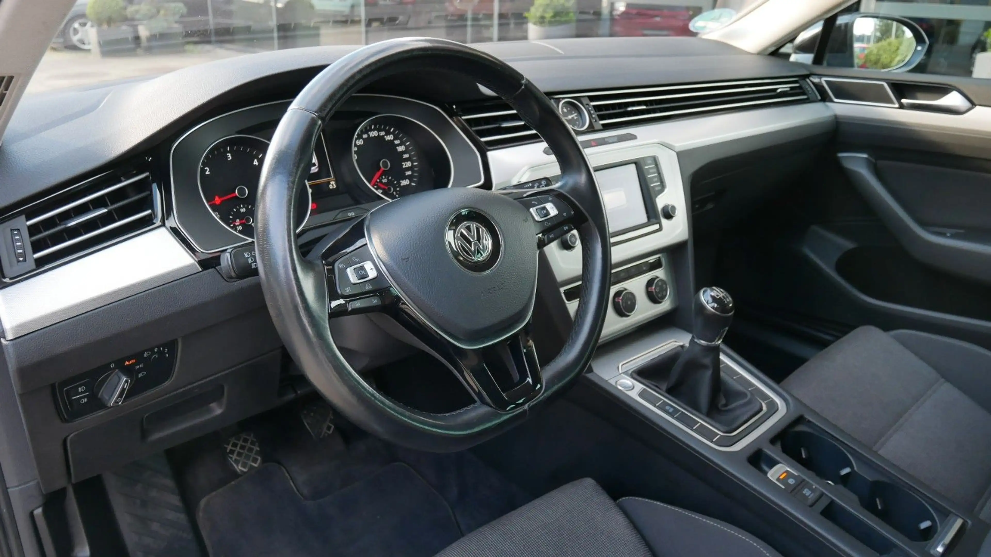 Volkswagen Passat Variant 2.0 TDI Comfortline 19"Alu Navi — photo 10