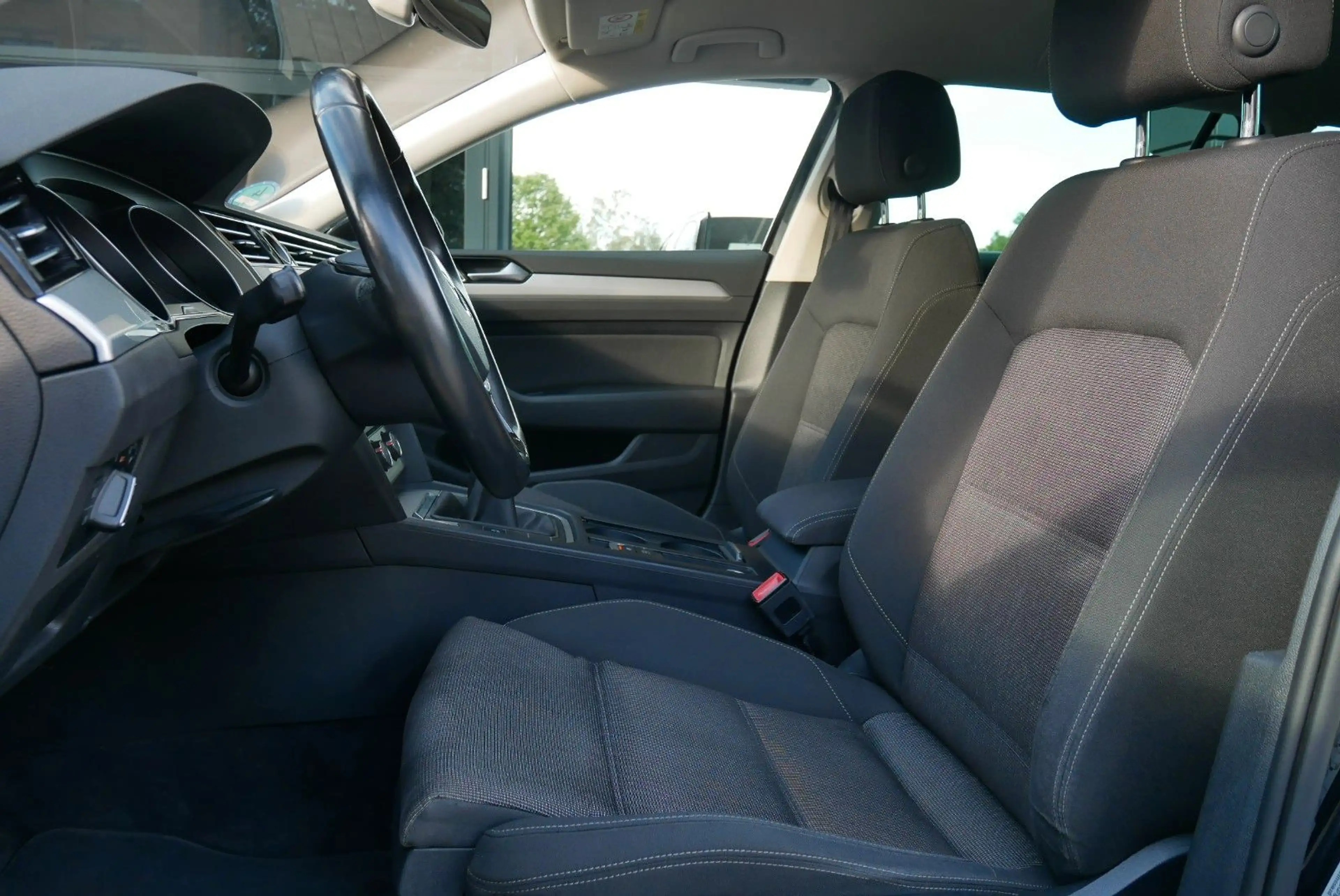 Volkswagen Passat Variant 2.0 TDI Comfortline 19"Alu Navi — photo 11