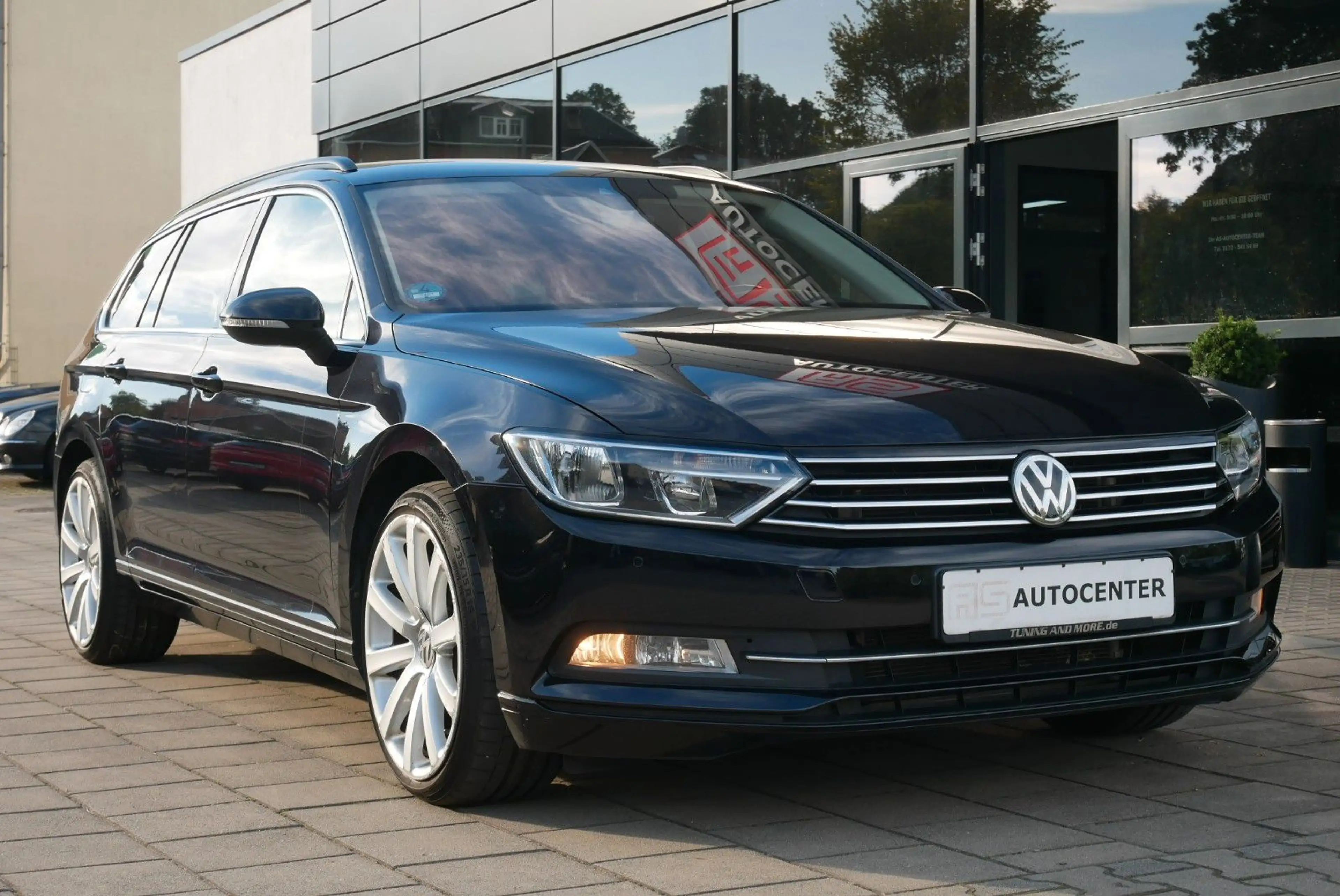 Volkswagen Passat Variant 2.0 TDI Comfortline 19"Alu Navi — photo 2