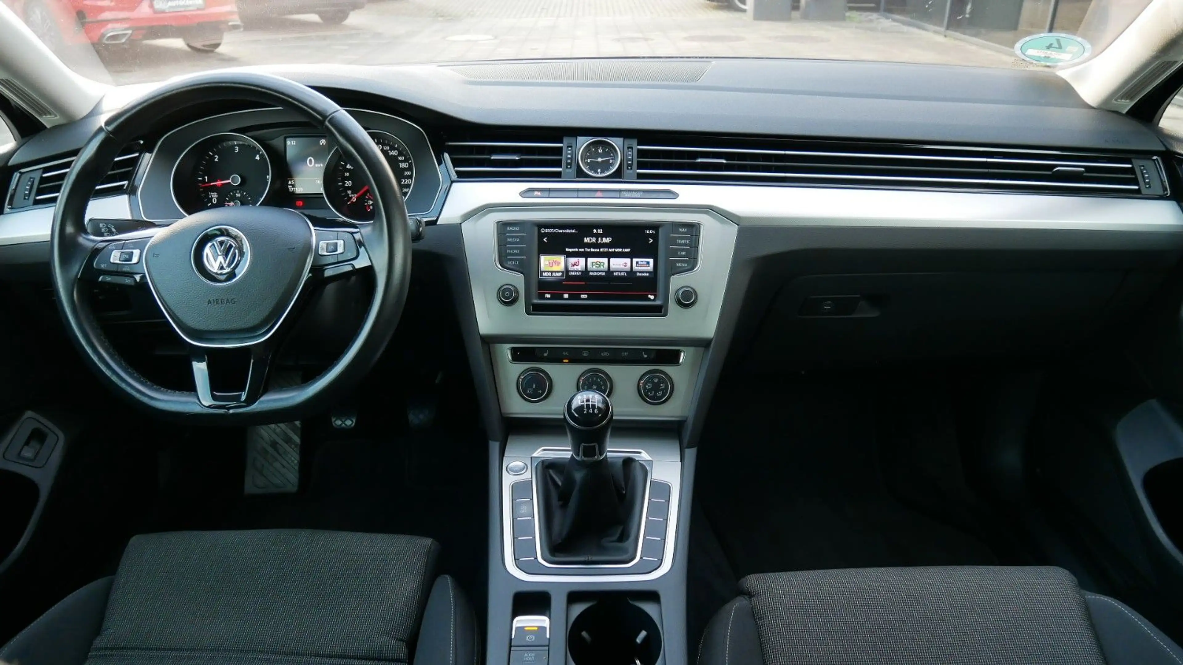 Volkswagen Passat Variant 2.0 TDI Comfortline 19"Alu Navi — photo 12