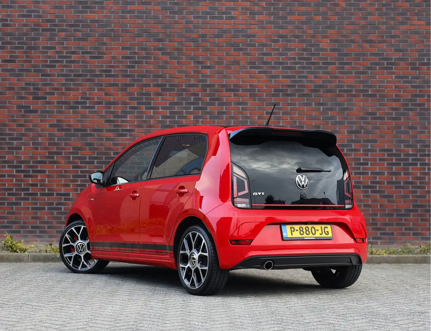 Volkswagen up! 1.0 TSI GTI | Beats - Camera - Stoelverwarming Rot - 2