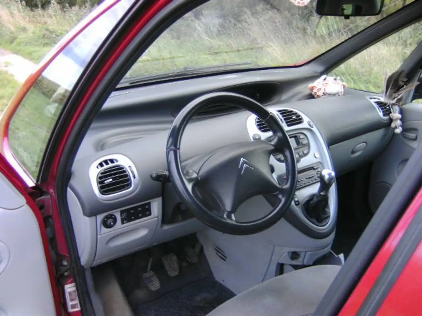 Citroen Xsara Picasso Xsara Picasso 1,6i Millionaire Millionaire Roşu - 2