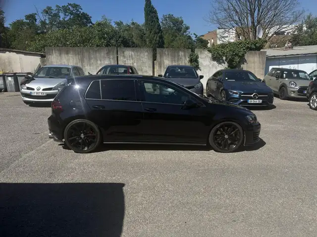 Volkswagen Golf view 4