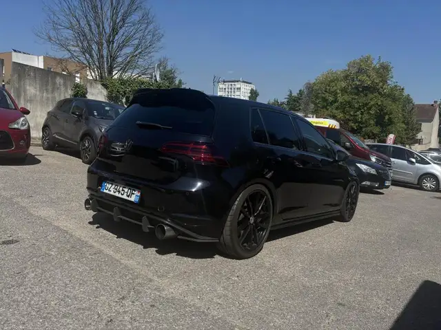 Volkswagen Golf view 2