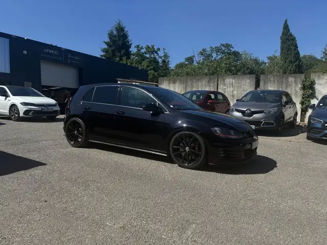Volkswagen Golf view 5