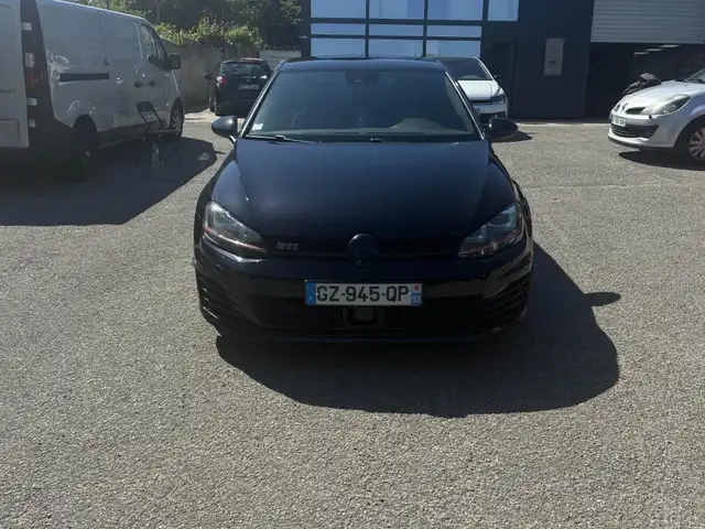 Volkswagen Golf view 11