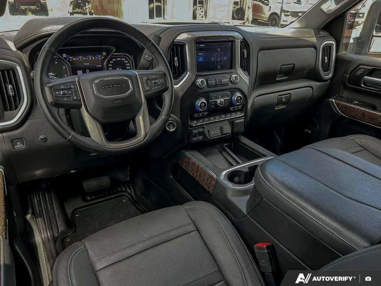 GMC Sierra 2500HD снимка GMC Sierra 2500HD