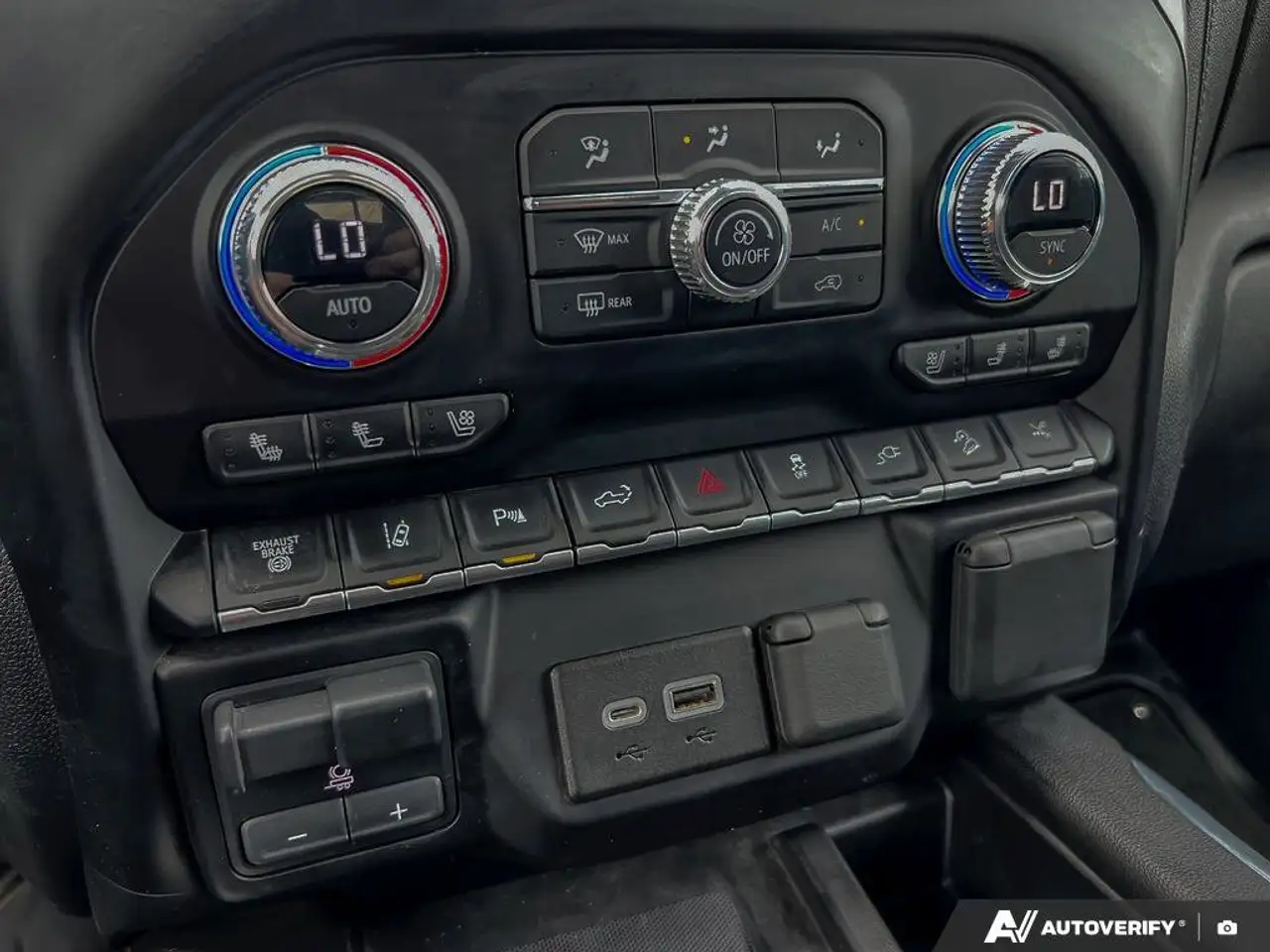 GMC Sierra 2500HD снимка GMC Sierra 2500HD