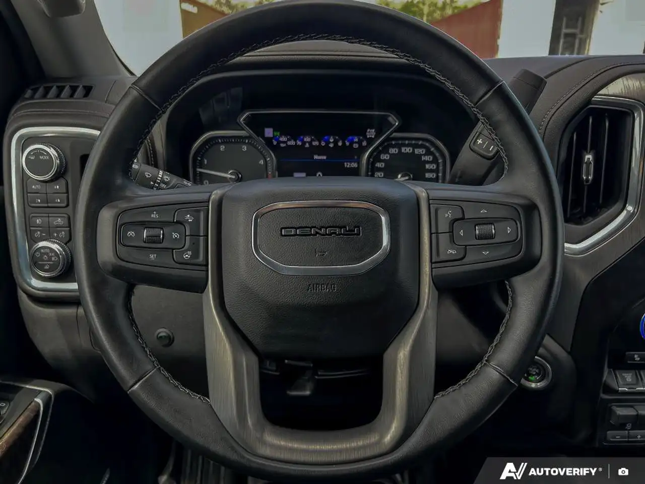 GMC Sierra 2500HD снимка GMC Sierra 2500HD
