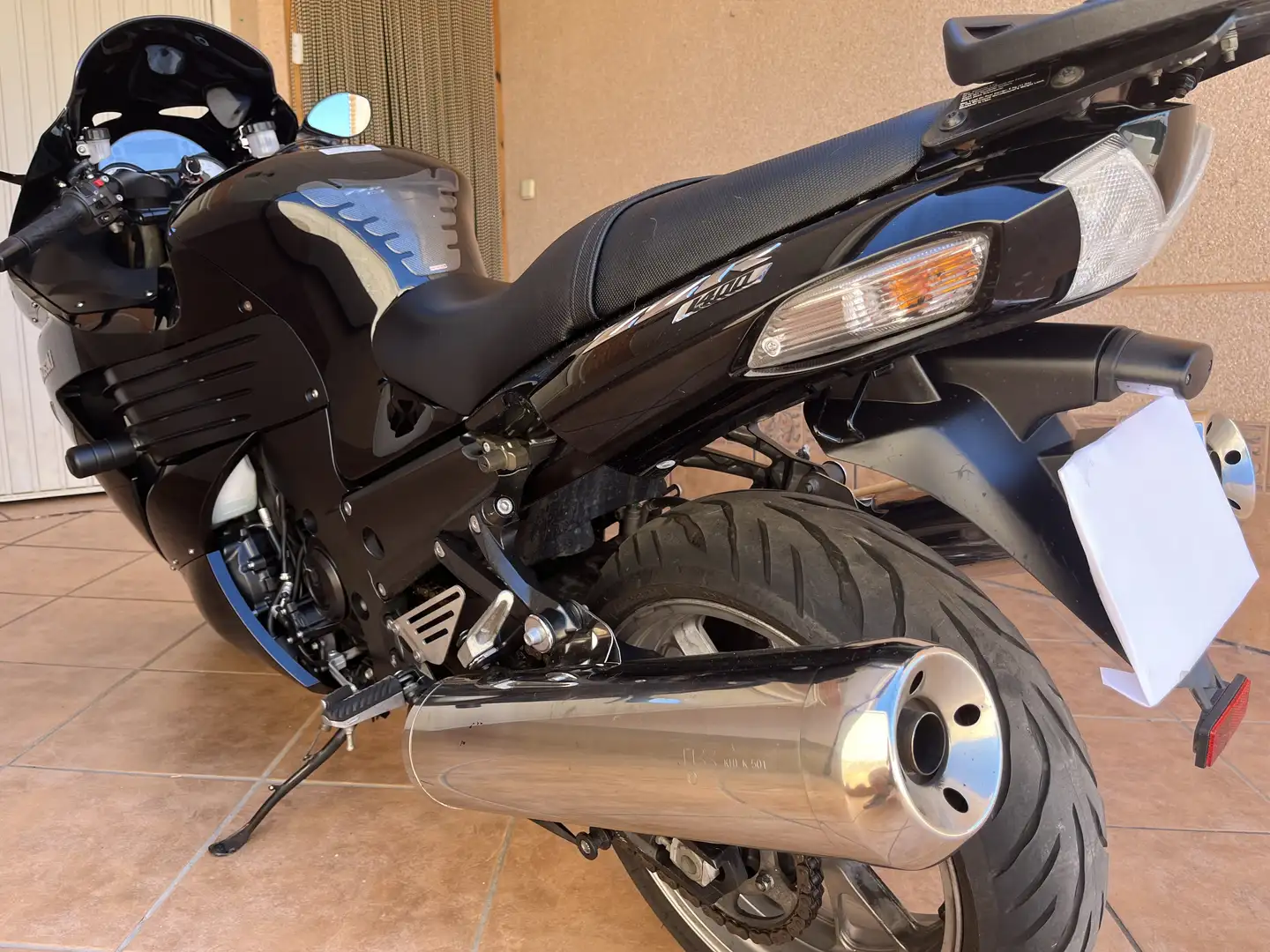 Kawasaki ZZR 1400 Muy Buen Estado. Con Extras. Un Solo Dueño. - 2