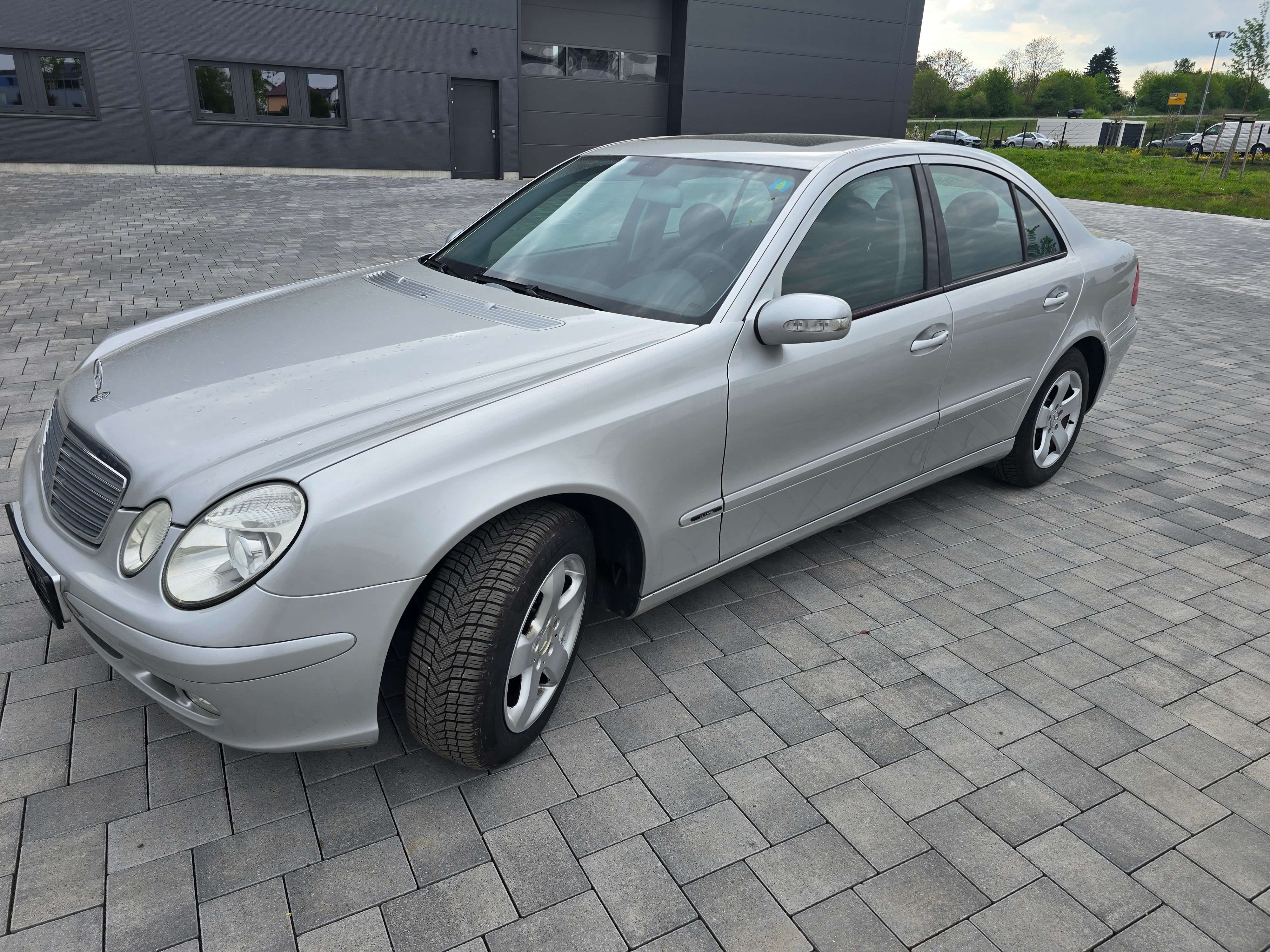 Second hand Mercedes Benz E-Class 220