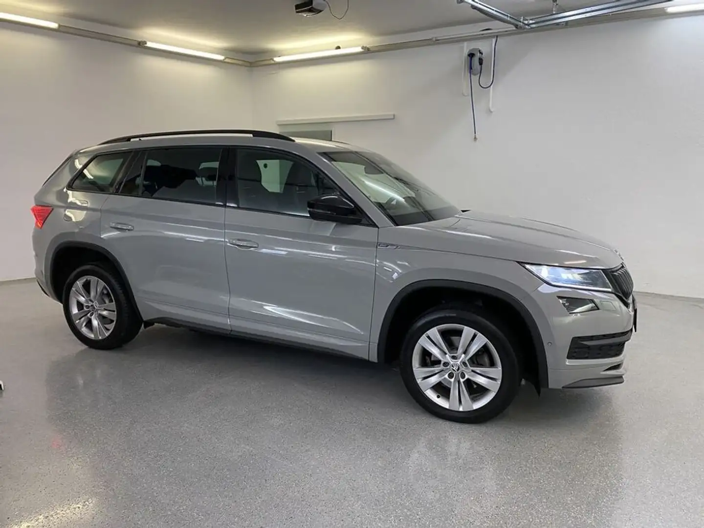 Skoda Kodiaq Sportline 4x4 Automatik Grau - 2