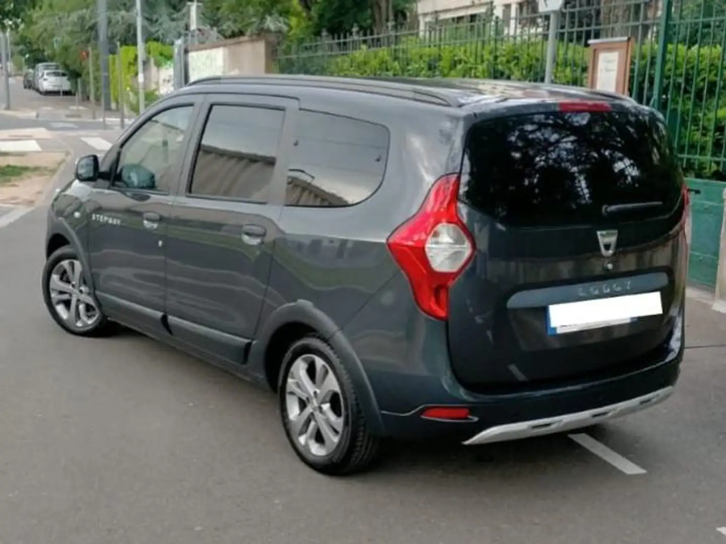 Dacia Lodgy Lodgy dCI 110 7 places Stepway Gris - 2