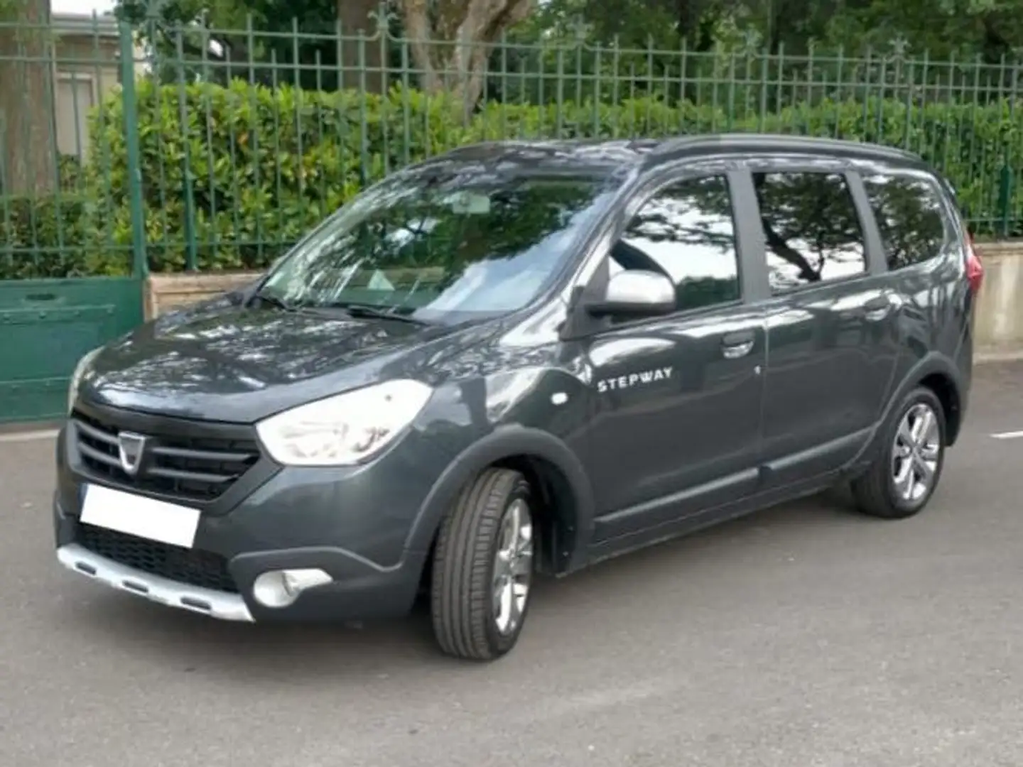 Dacia Lodgy Lodgy dCI 110 7 places Stepway Gris - 1