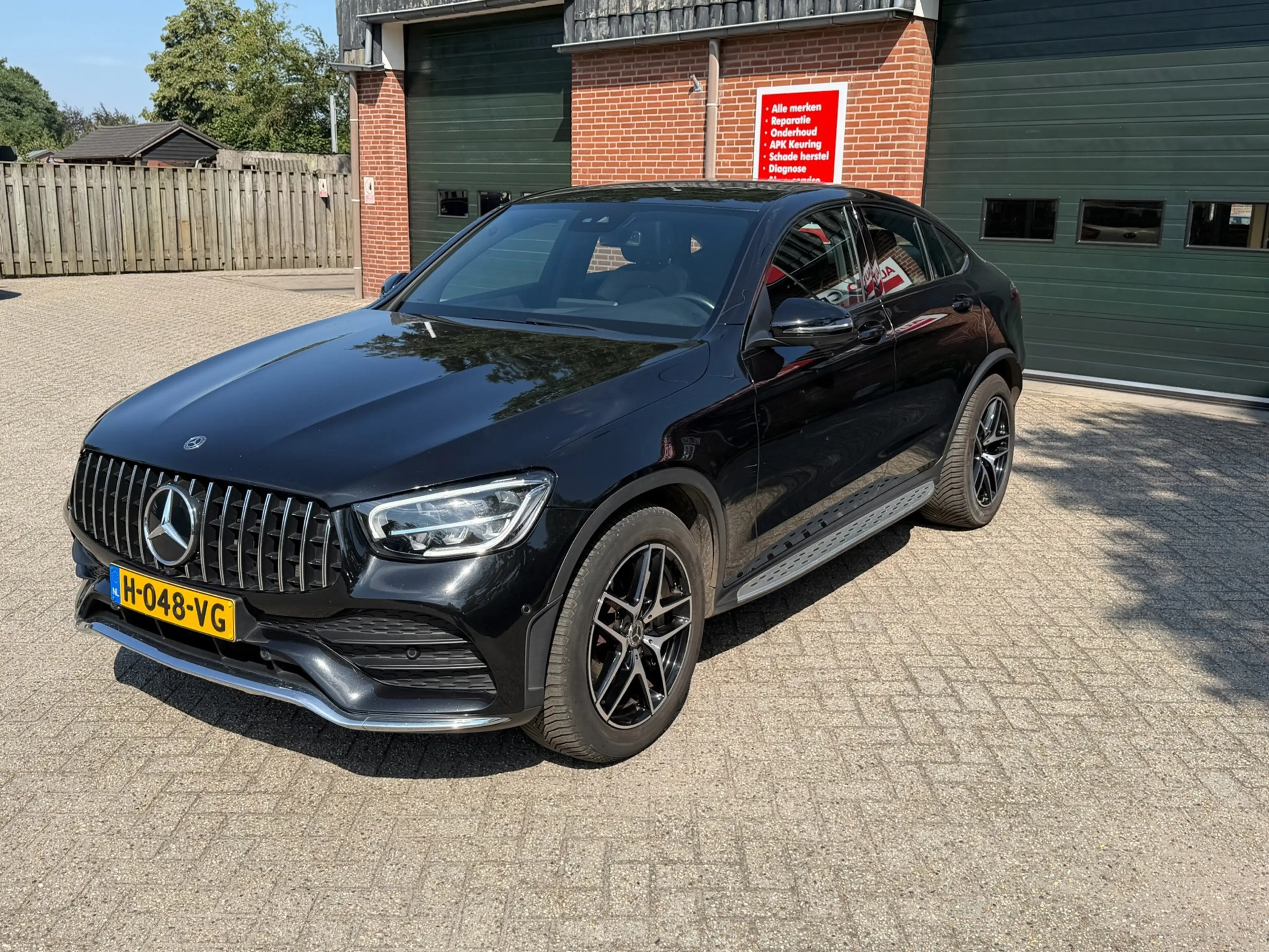 Mercedes-Benz GLC 200 Coupé 4MATIC Face-Lift Premium Plus — photo 2