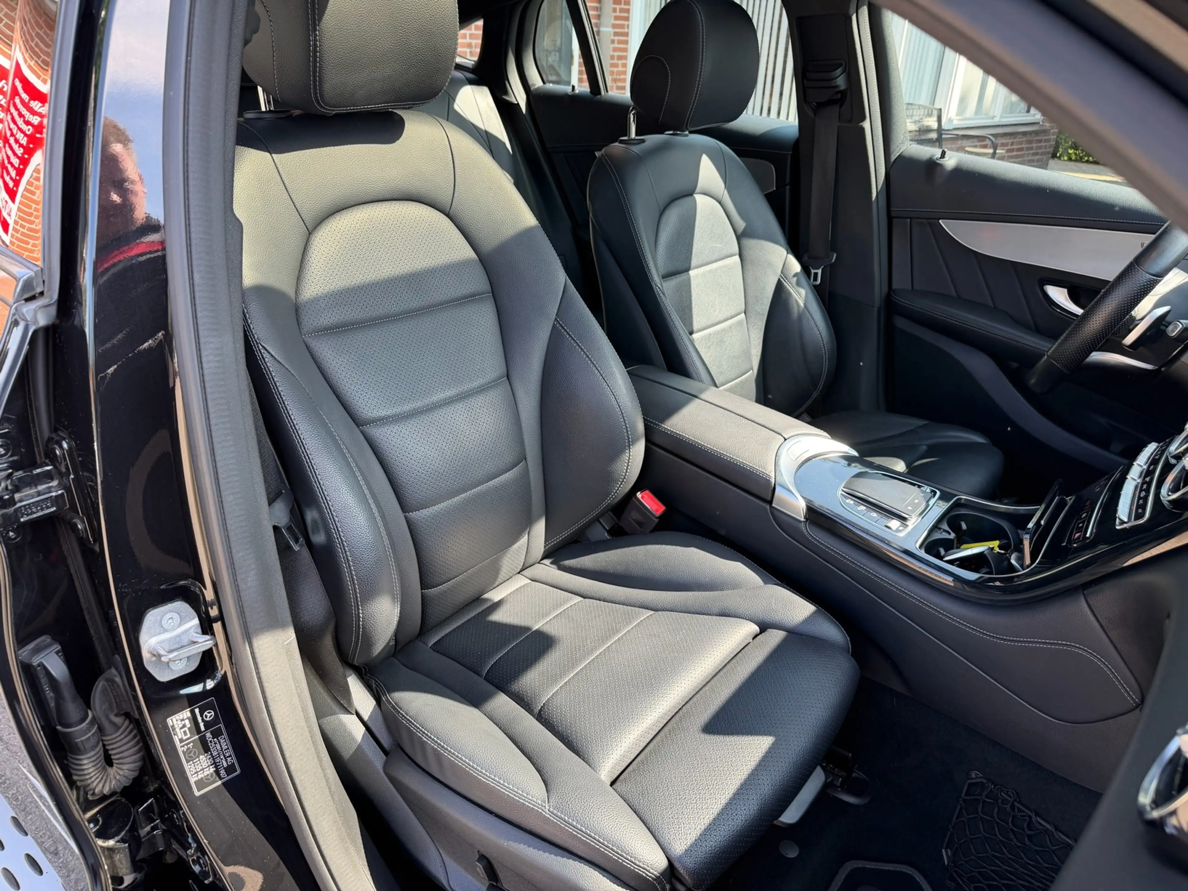 Mercedes-Benz GLC 200 Coupé 4MATIC Face-Lift Premium Plus — photo 28