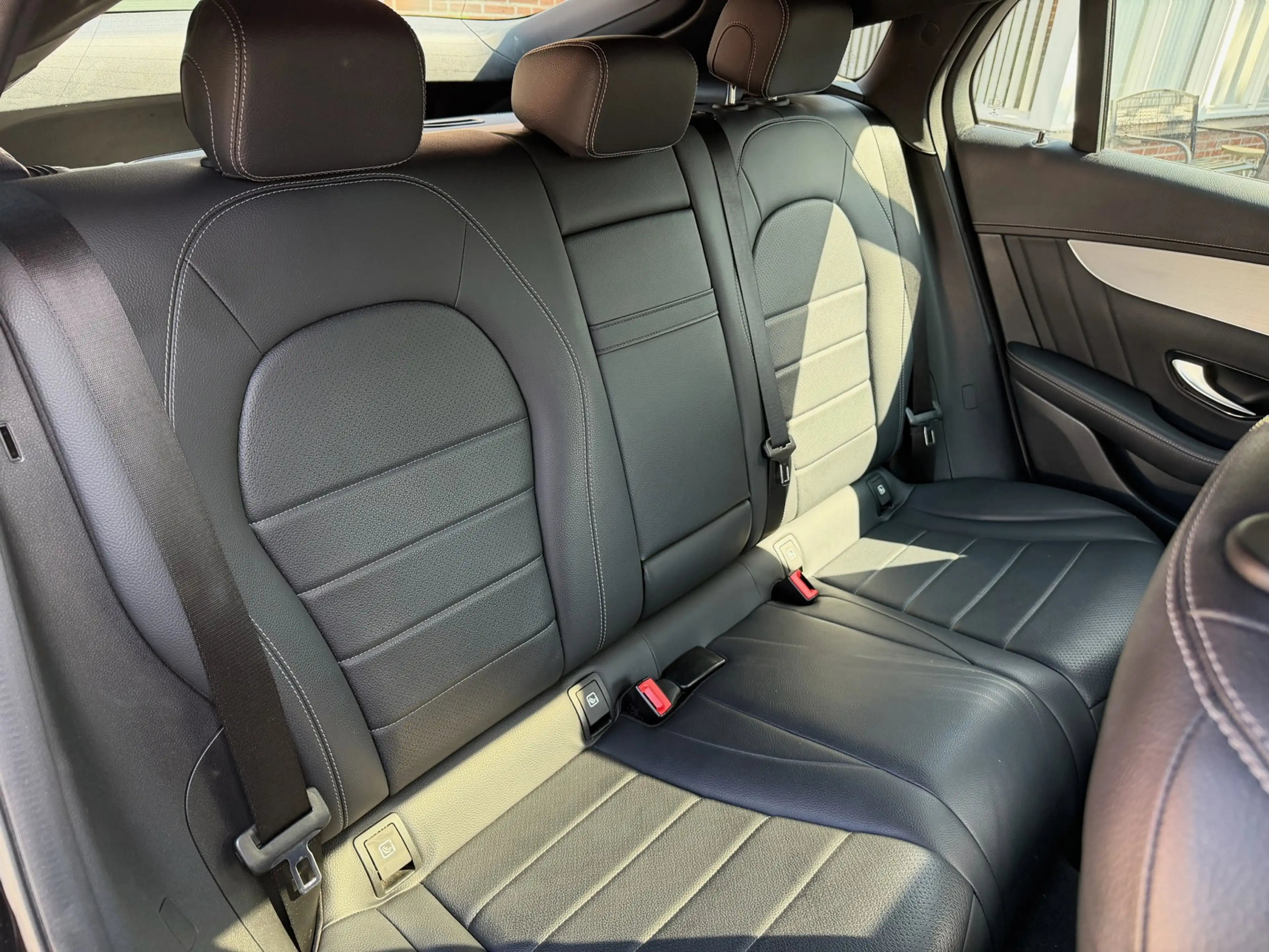 Mercedes-Benz GLC 200 Coupé 4MATIC Face-Lift Premium Plus — photo 30