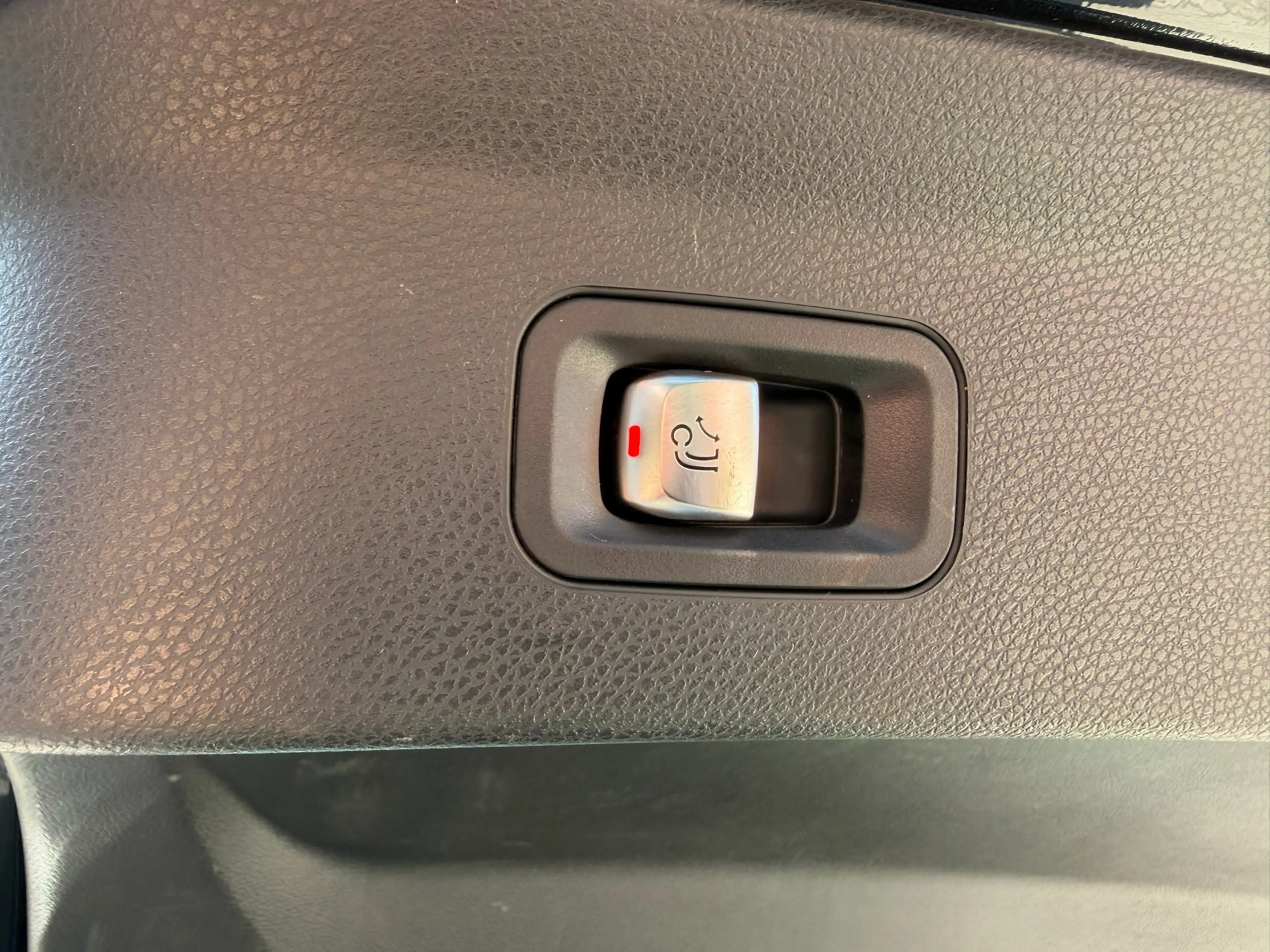 Mercedes-Benz GLC 200 Coupé 4MATIC Face-Lift Premium Plus — photo 10
