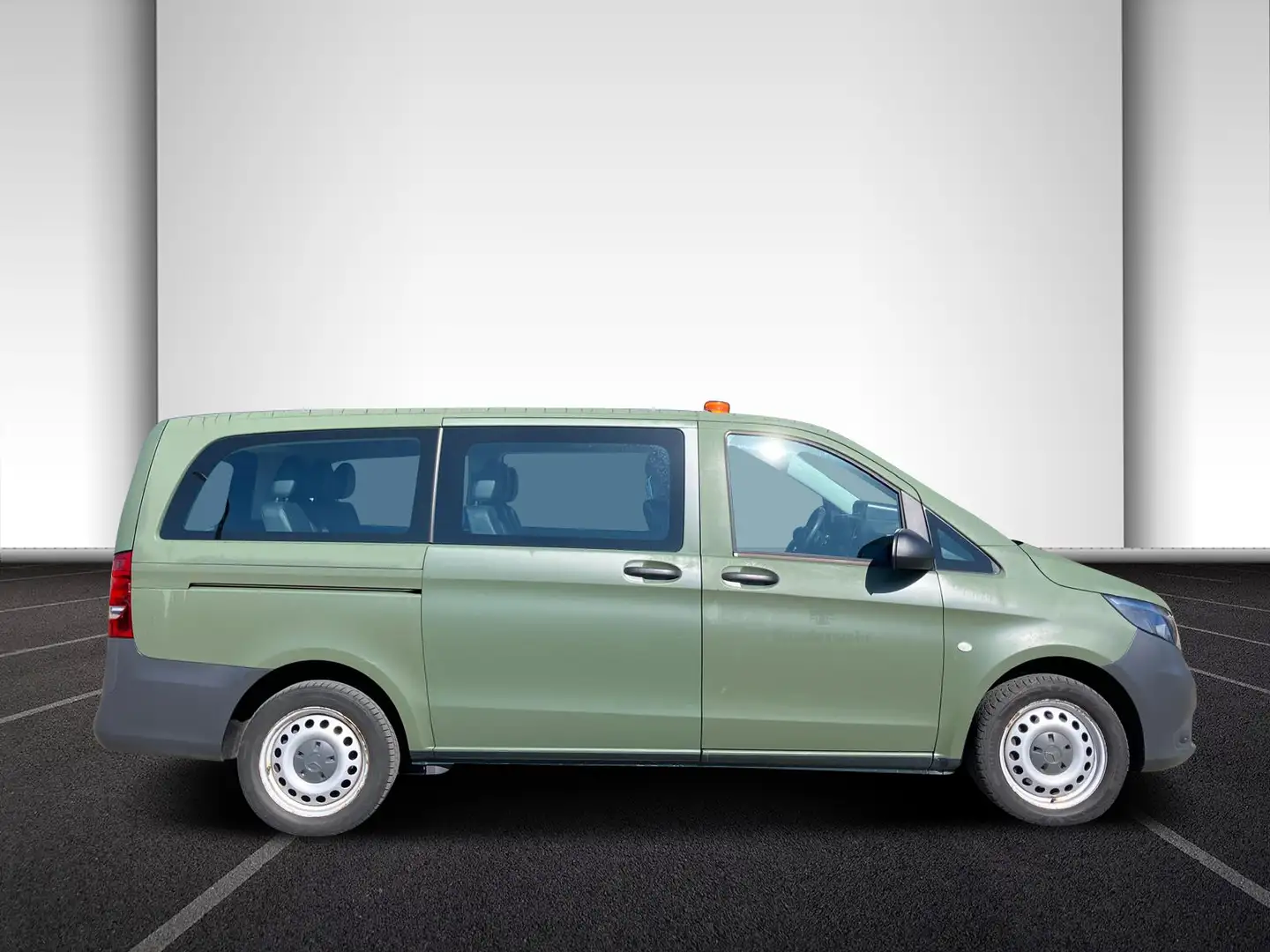 Mercedes-Benz Vito 116 TourerPro,lang,Allrad,8Sitzer,Automatik Vert - 2