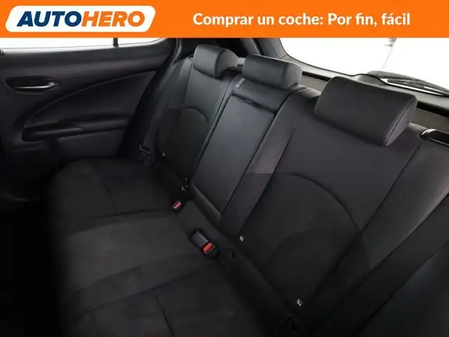 Lexus UX view 15