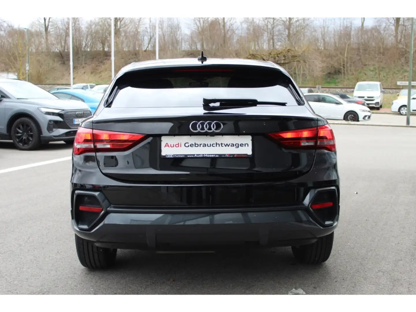 Audi Q3 Sportback 40TFSIquStr. S-Line*Pano*AHK*KAMERA!! Schwarz - 2