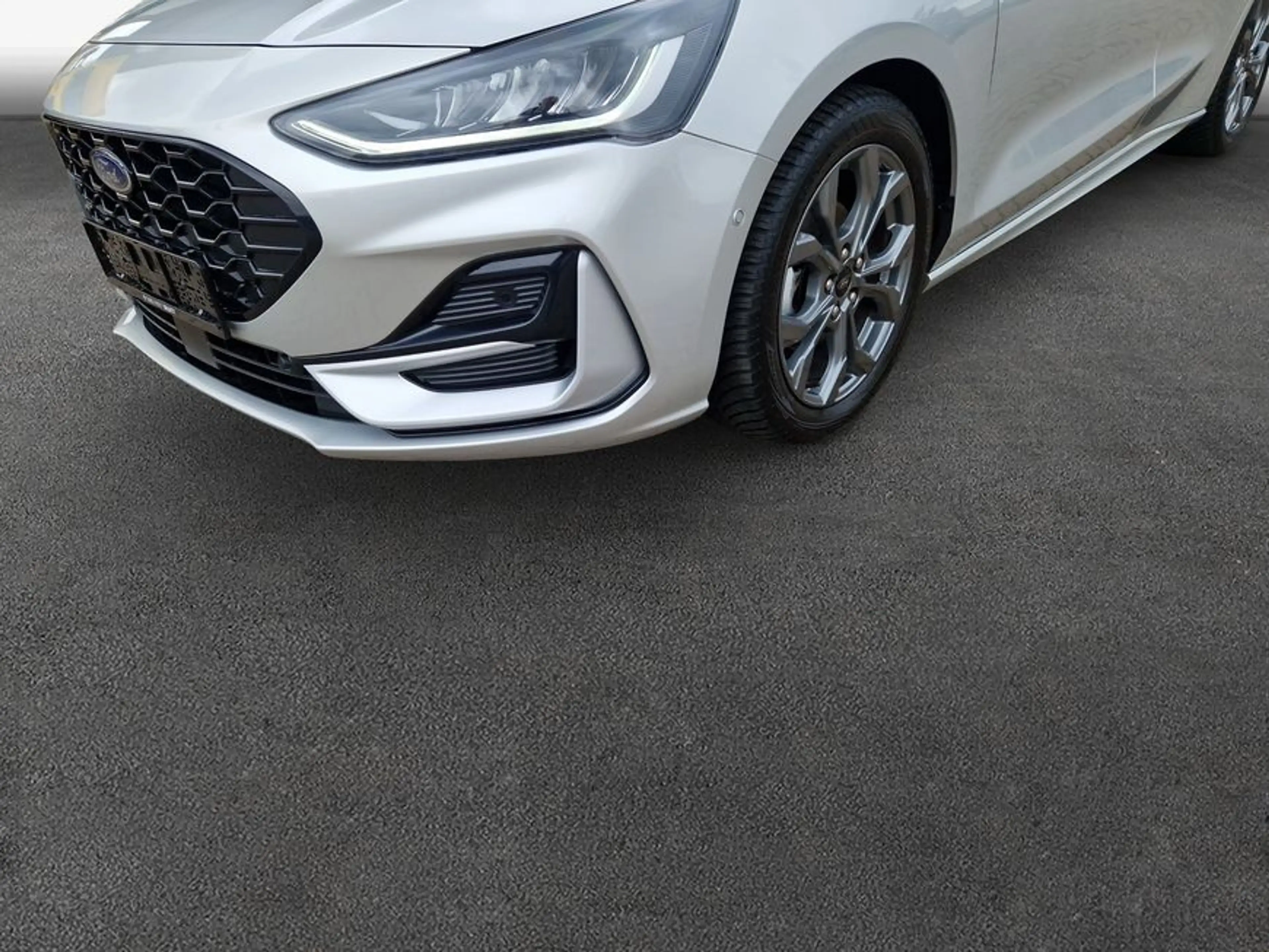 Ford Focus Turnier 1.5 EcoB Aut. ST-LINE X Hup AHK Fahr — photo 6
