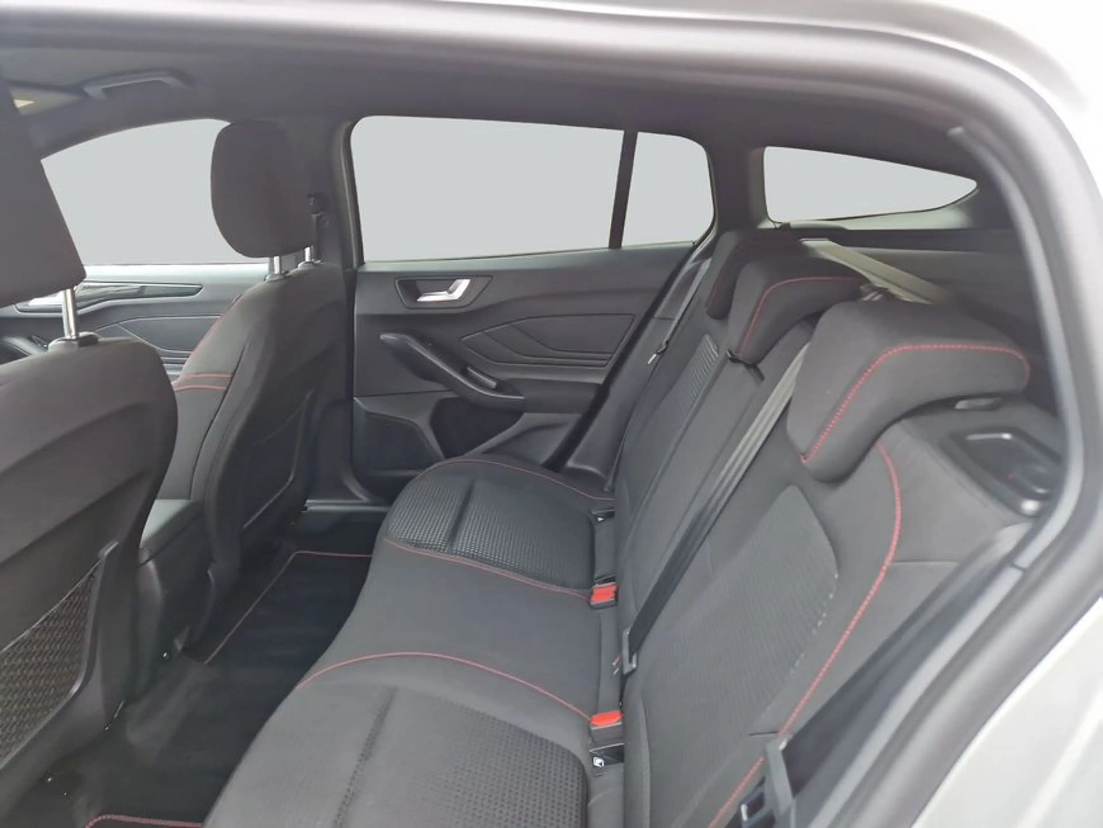 Ford Focus Turnier 1.5 EcoB Aut. ST-LINE X Hup AHK Fahr — photo 11