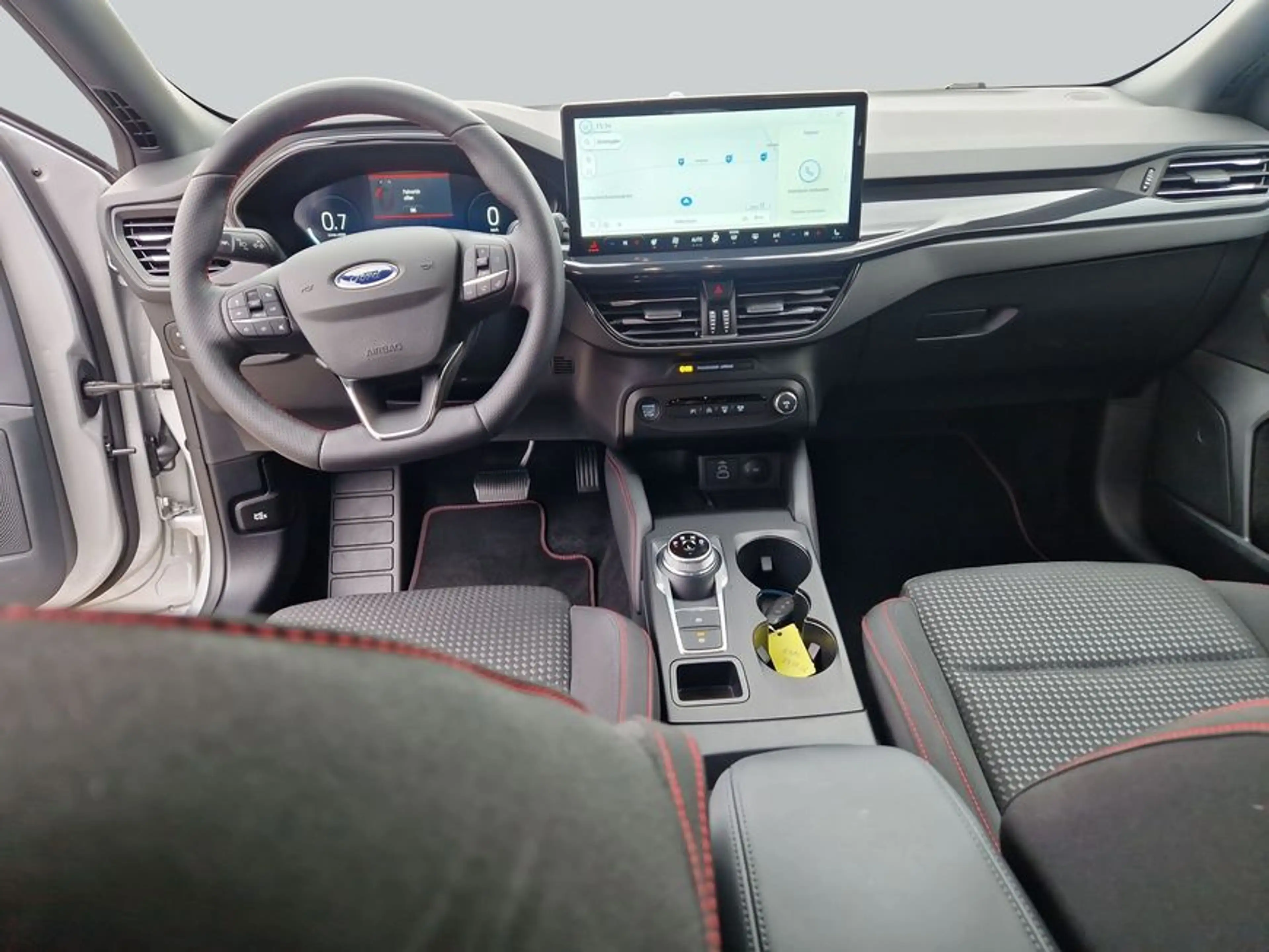 Ford Focus Turnier 1.5 EcoB Aut. ST-LINE X Hup AHK Fahr — photo 13