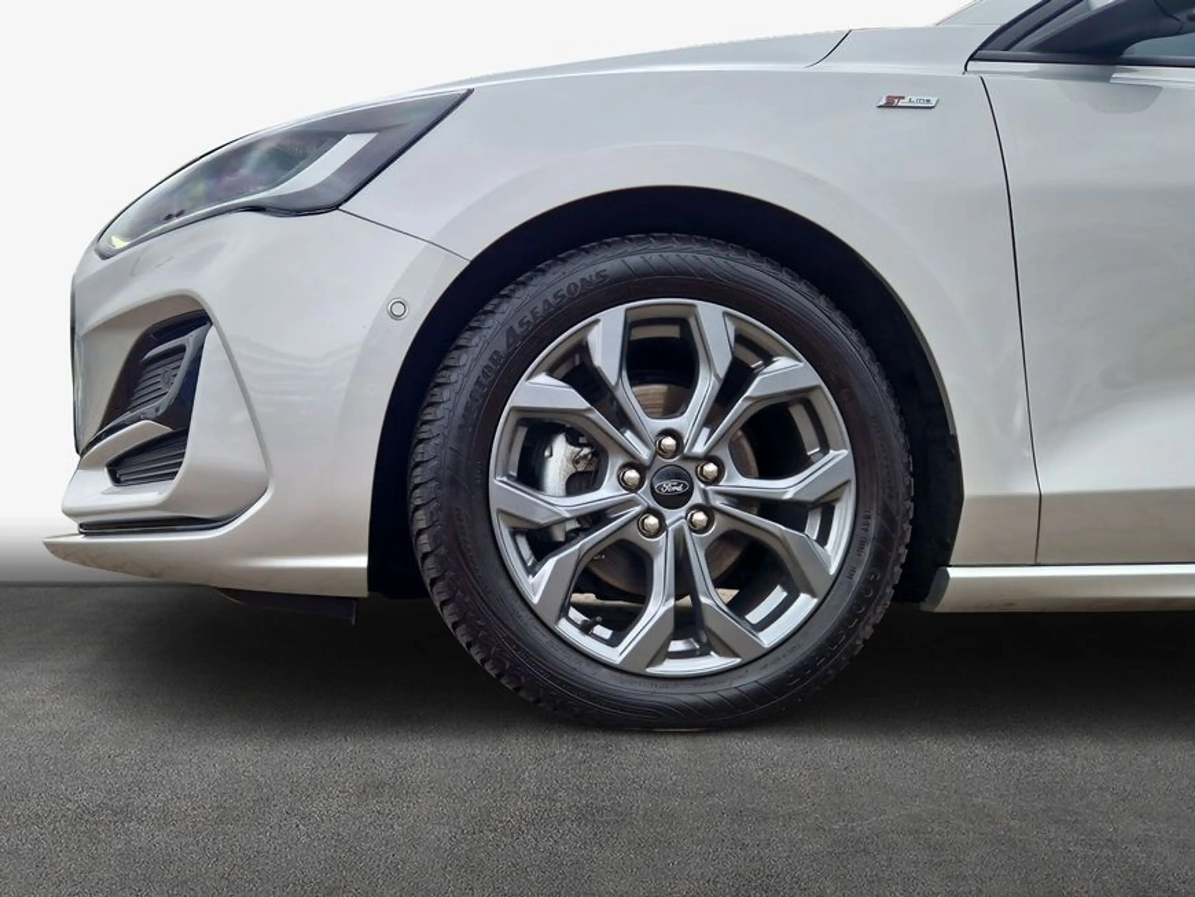 Ford Focus Turnier 1.5 EcoB Aut. ST-LINE X Hup AHK Fahr — photo 7