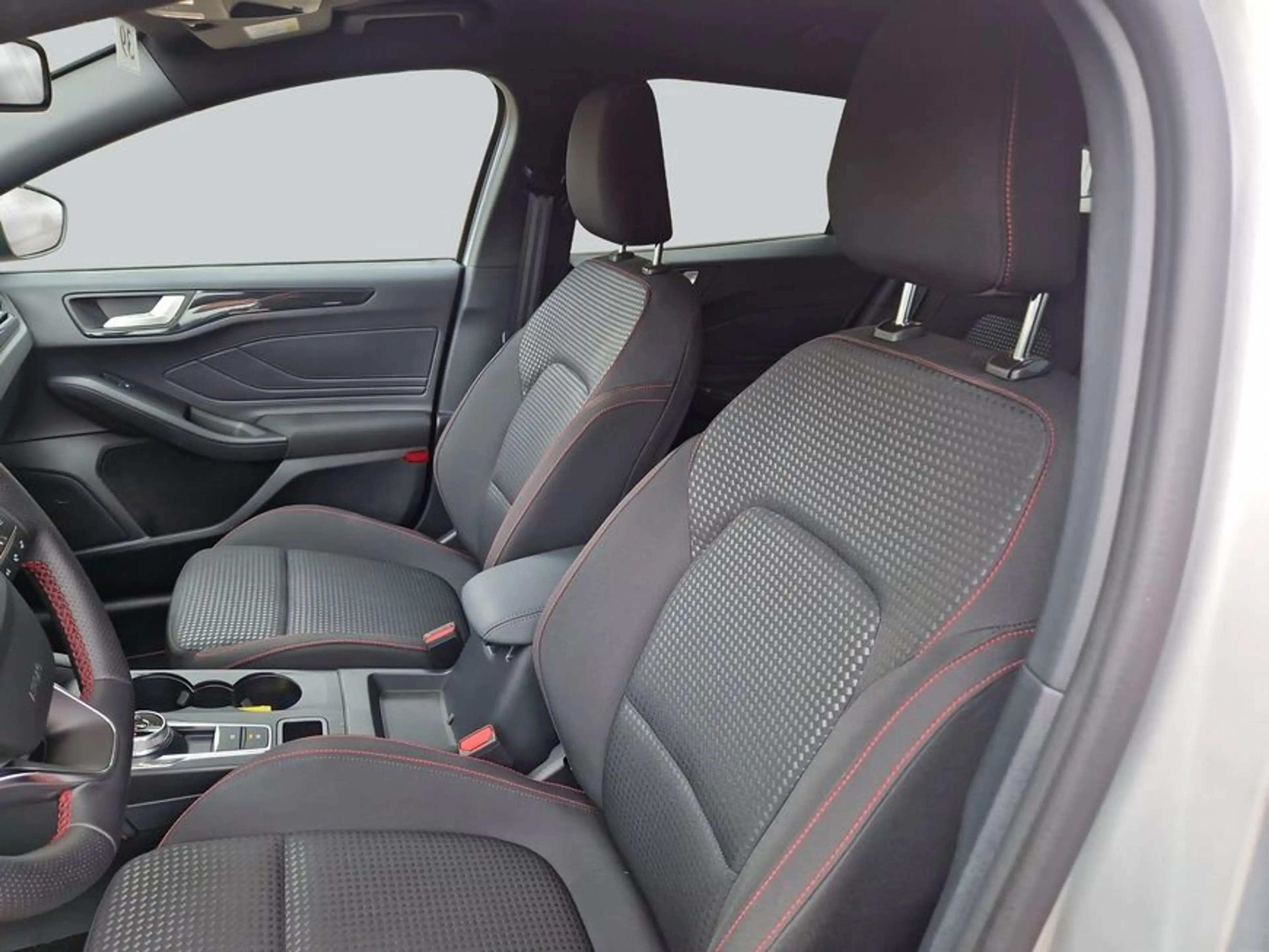 Ford Focus Turnier 1.5 EcoB Aut. ST-LINE X Hup AHK Fahr — photo 10